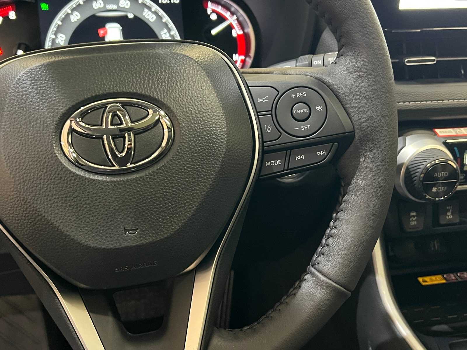 Thumbnail: 2025 Toyota RAV4 - 20