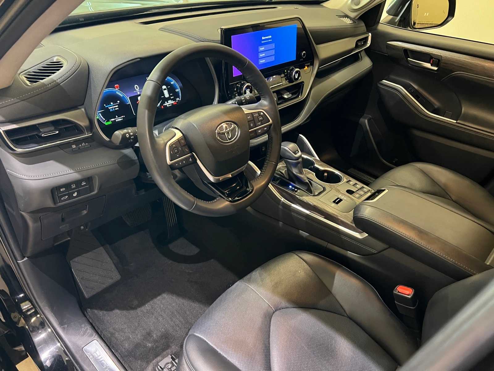 Thumbnail: 2023 Toyota Highlander - 2