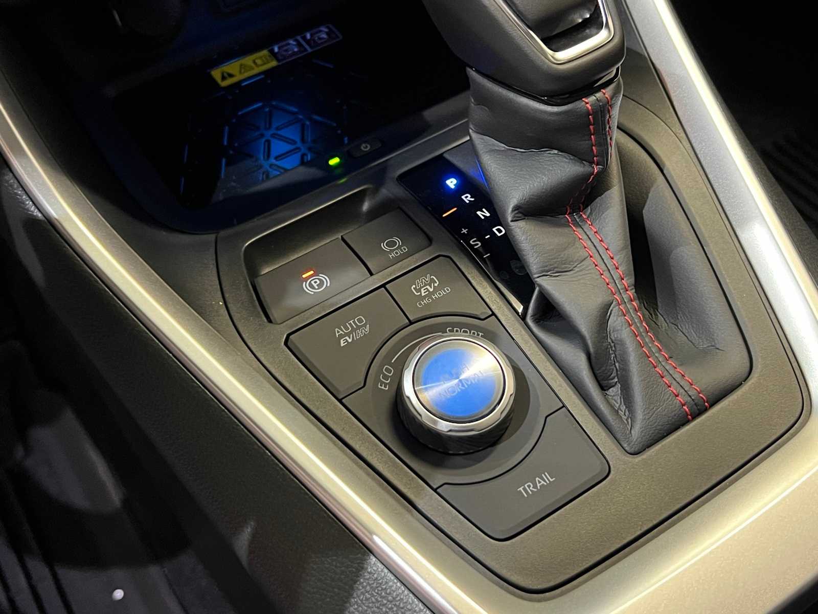 Thumbnail: 2025 Toyota RAV4 - 25