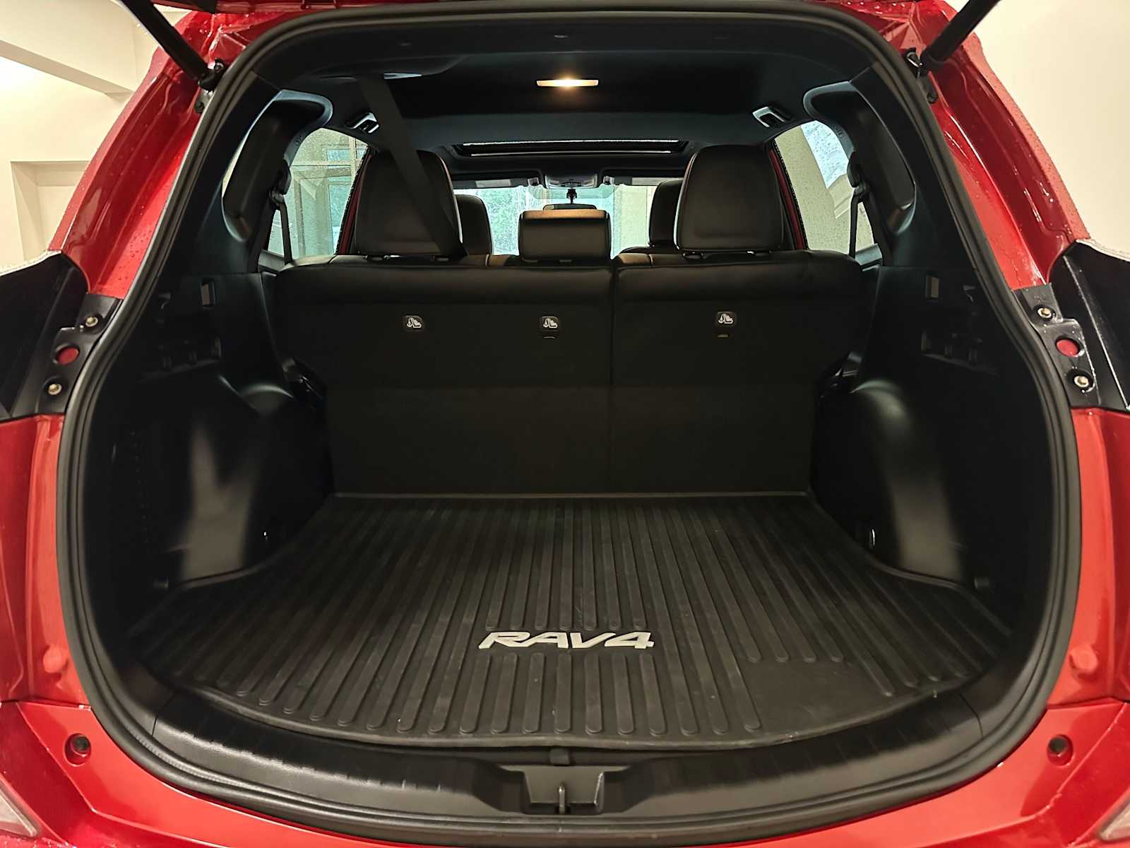 Thumbnail: 2016 Toyota RAV4 - 30