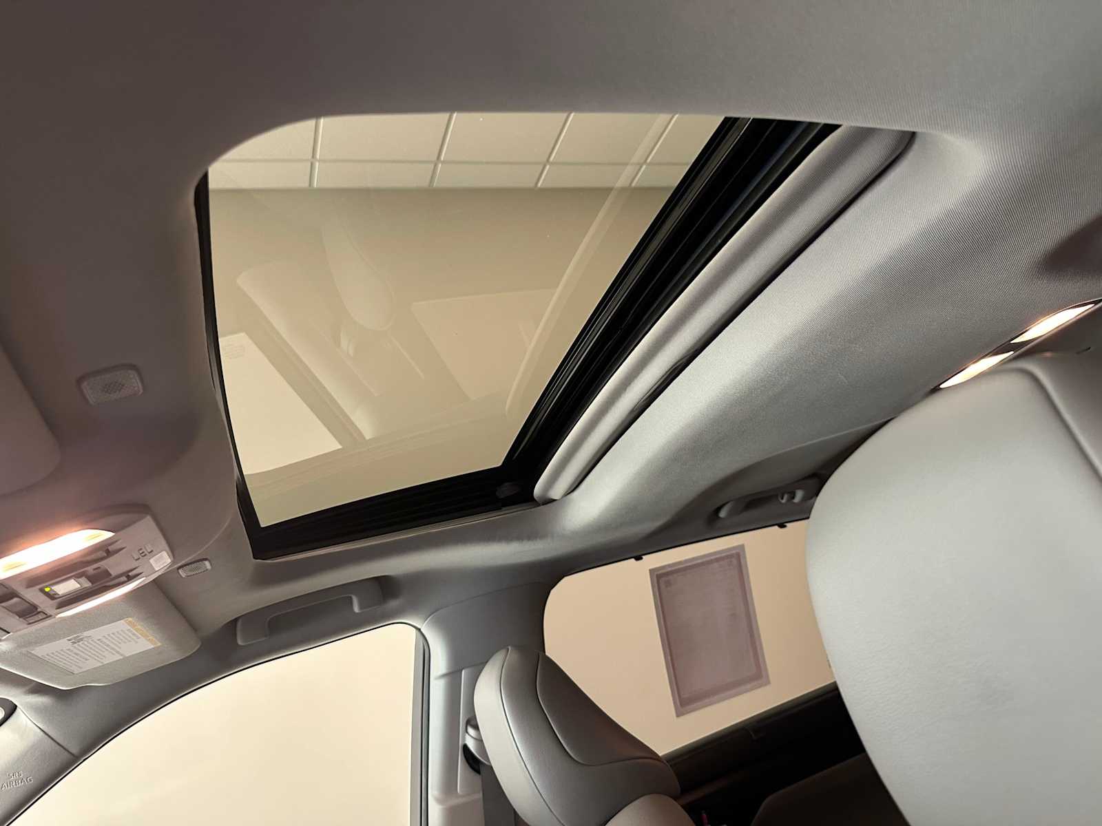 Thumbnail: 2023 Toyota Highlander - 20