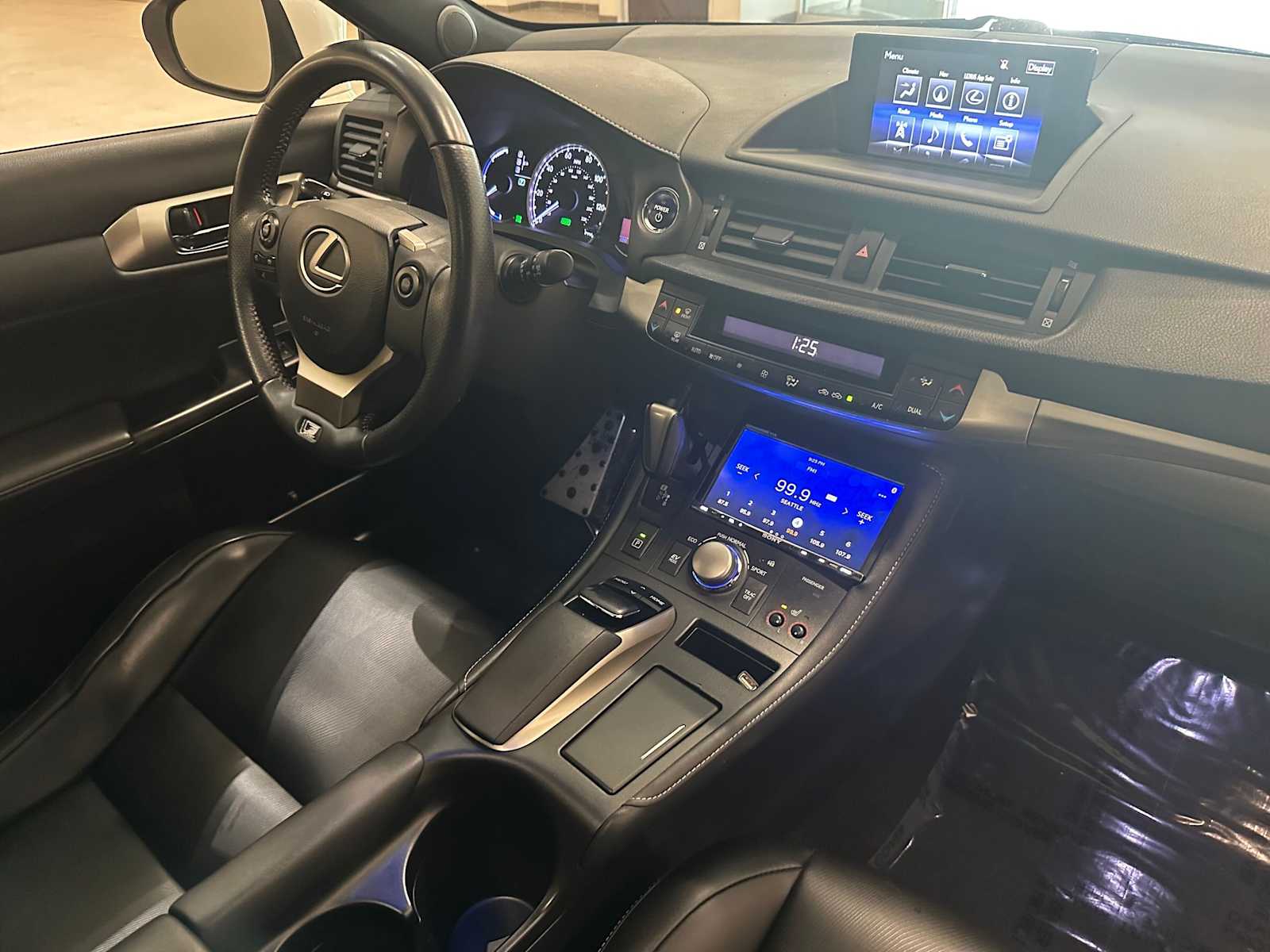 Thumbnail: 2014 Lexus CT - 31