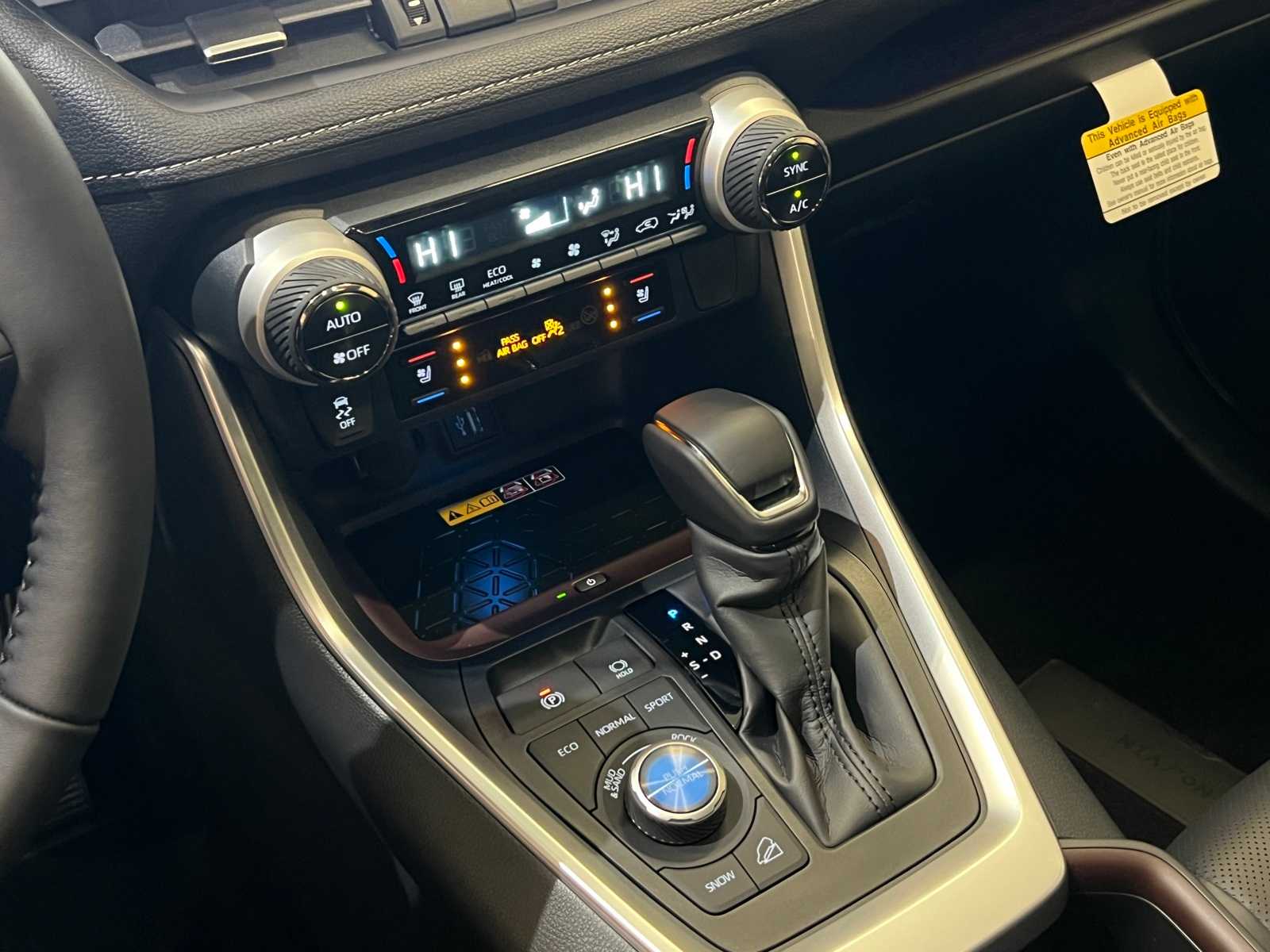 Thumbnail: 2025 Toyota RAV4 - 23