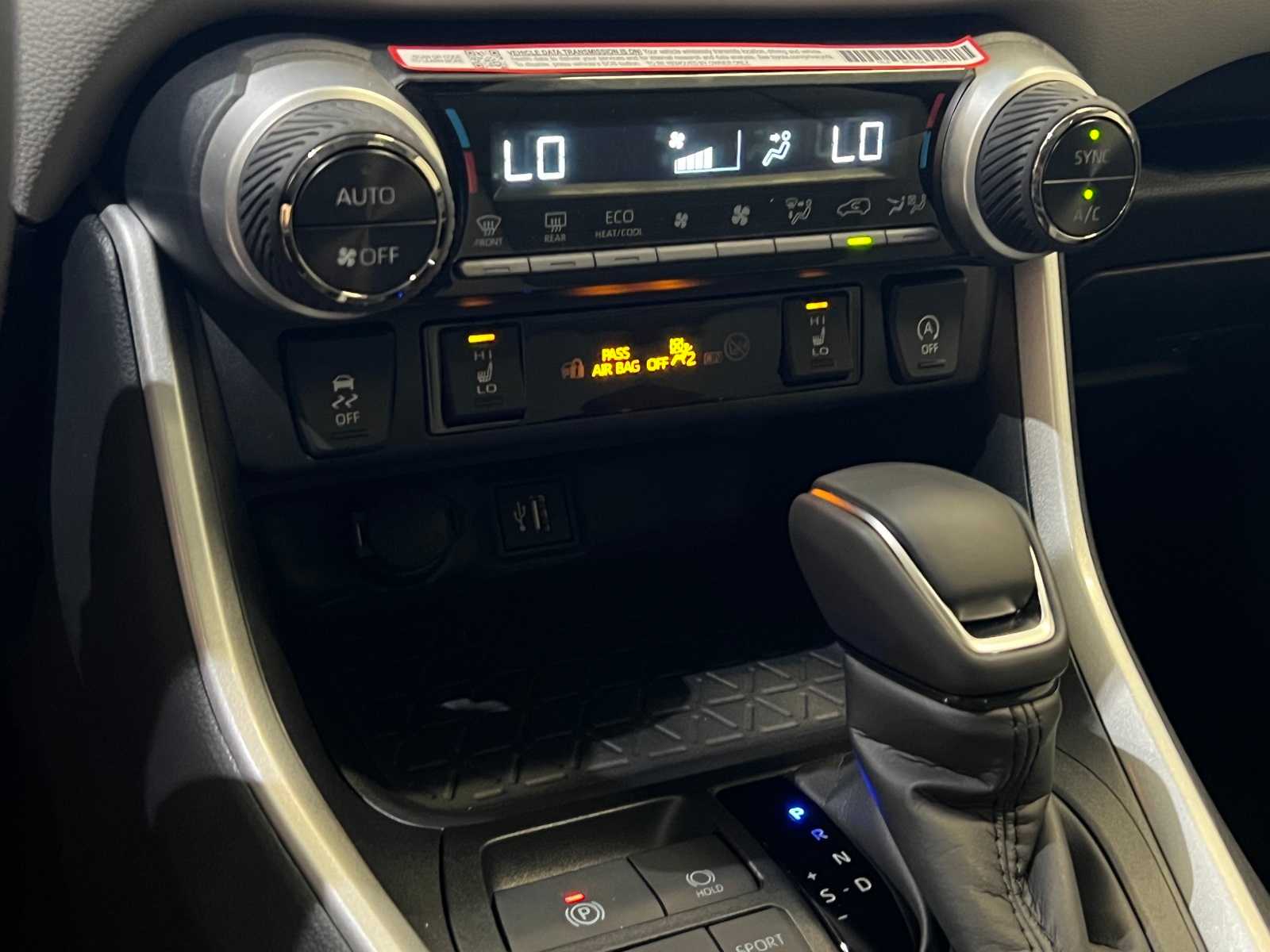 Thumbnail: 2025 Toyota RAV4 - 25