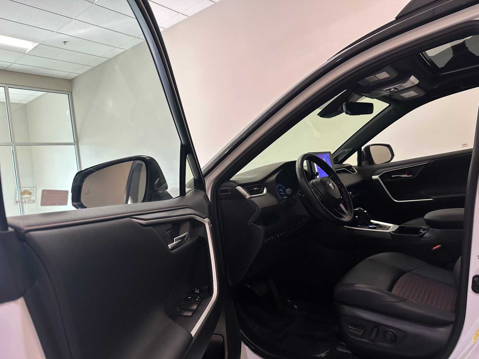 Thumbnail: 2024 Toyota RAV4 - 21