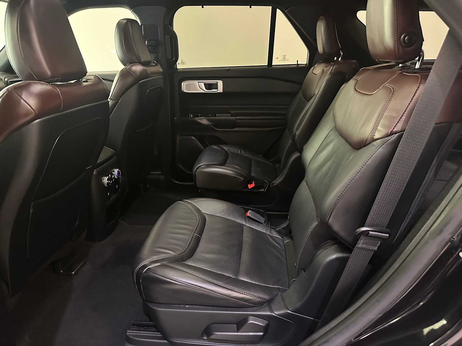 Thumbnail: 2020 Ford Explorer - 24