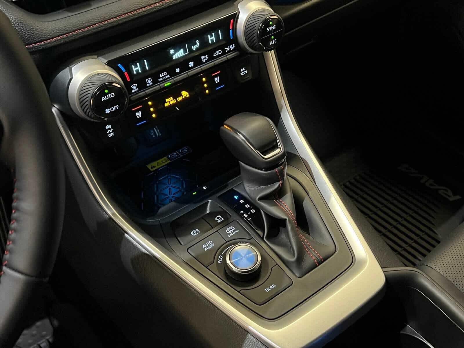 Thumbnail: 2025 Toyota RAV4 - 22