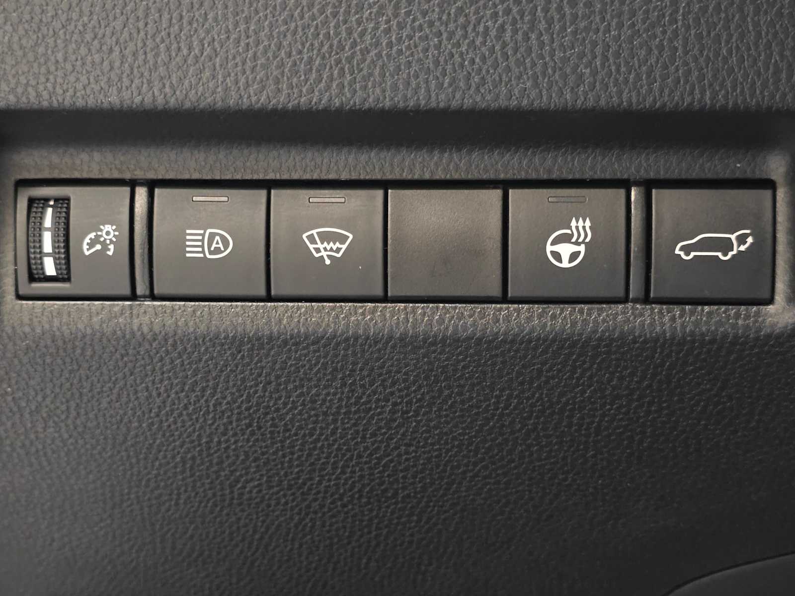 Thumbnail: 2022 Toyota RAV4 - 18