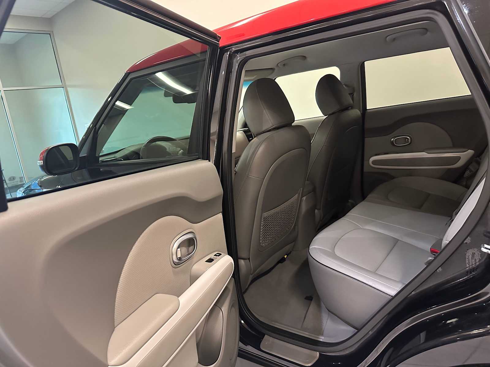 Thumbnail: 2016 Kia Soul EV - 24