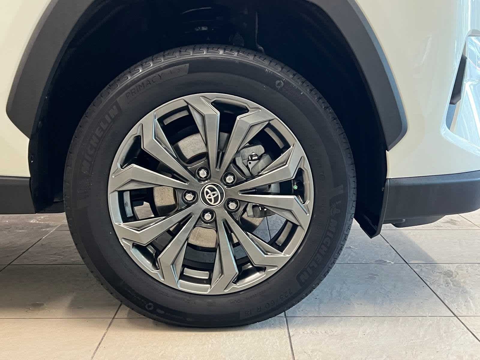 Thumbnail: 2022 Toyota RAV4 - 9