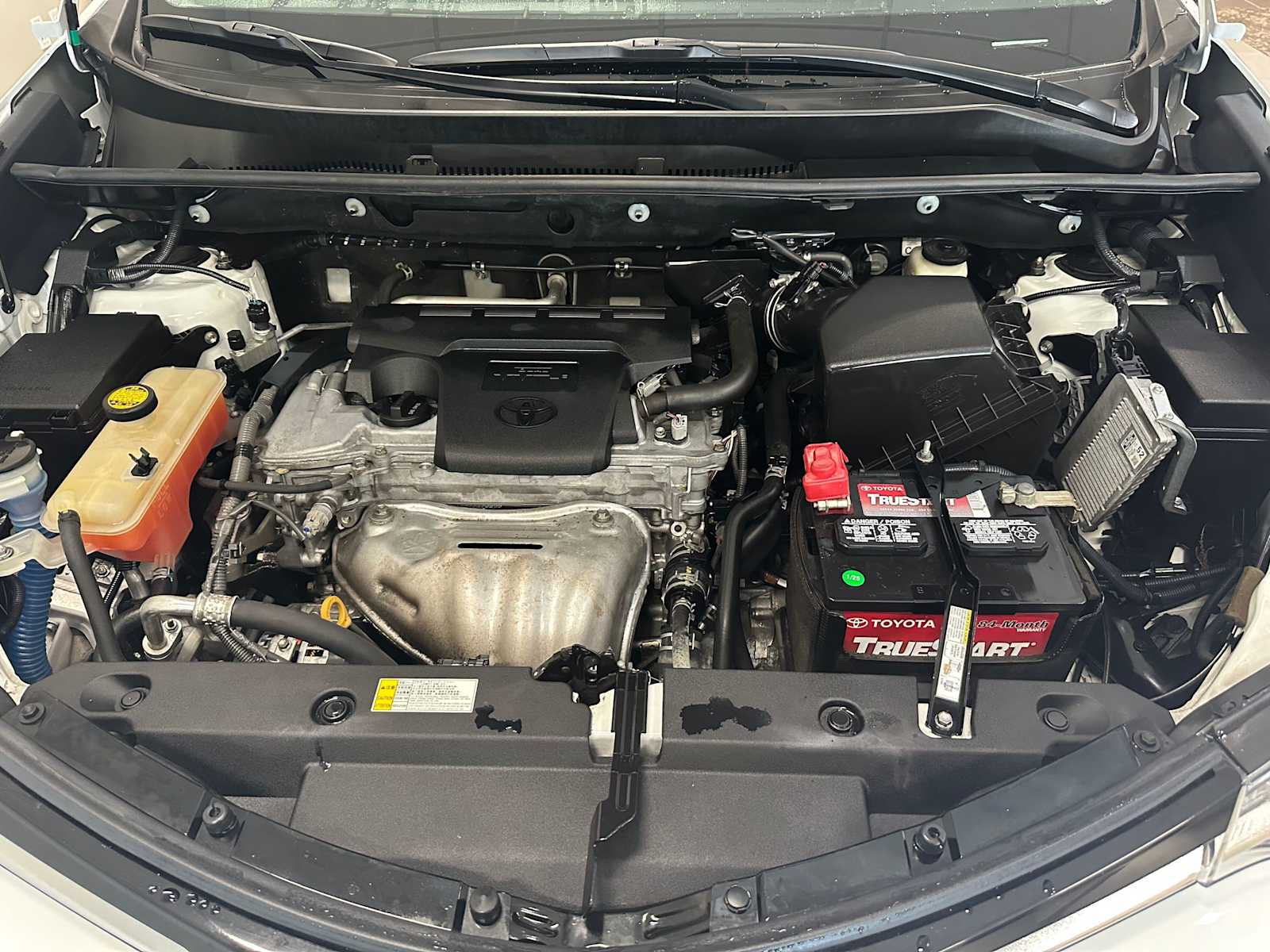 Thumbnail: 2016 Toyota RAV4 - 9