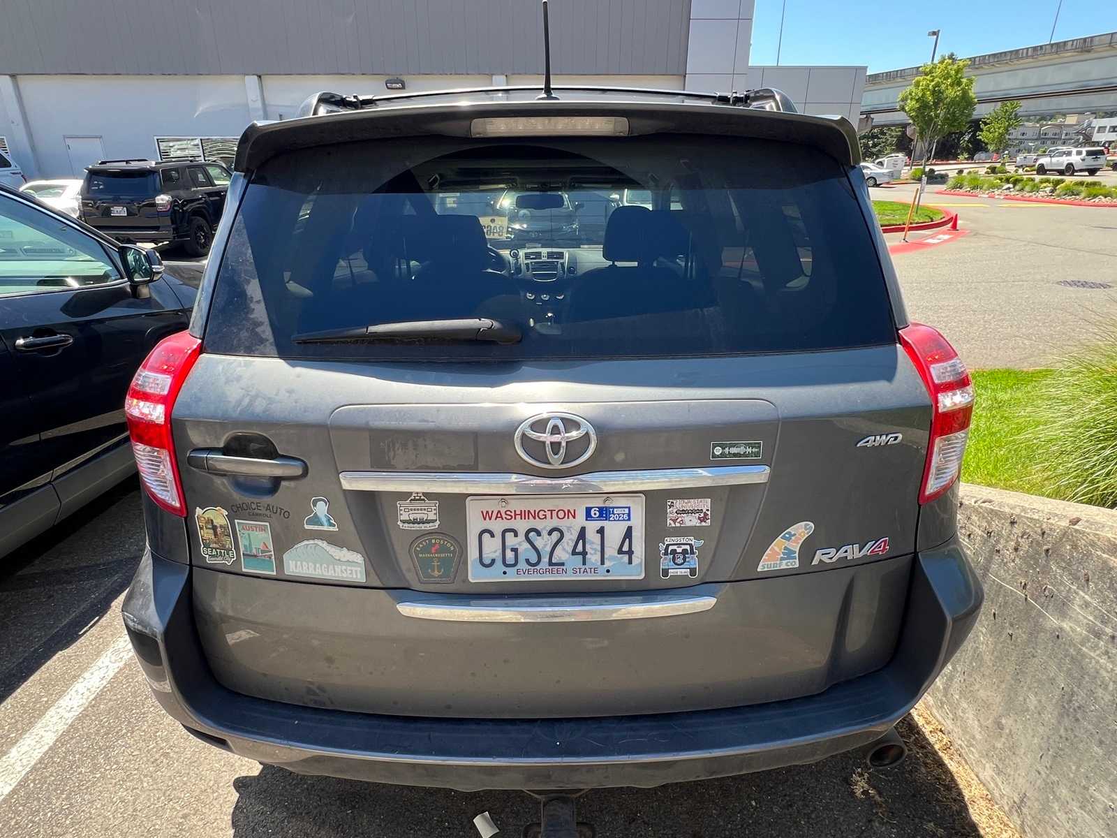 Thumbnail: 2011 Toyota RAV4 - 9