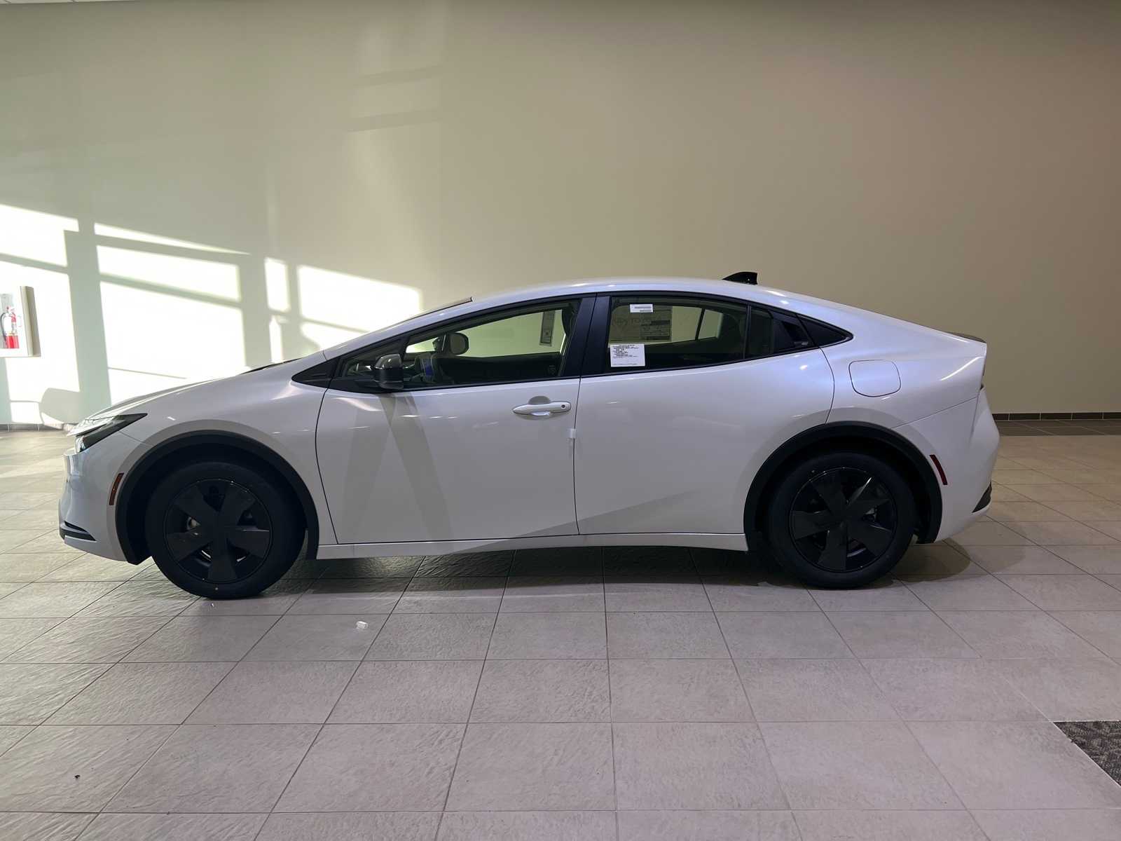 Thumbnail: 2026 Toyota Prius - 3