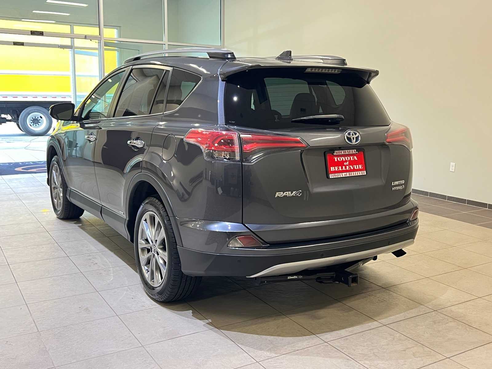 Thumbnail: 2018 Toyota RAV4 - 4