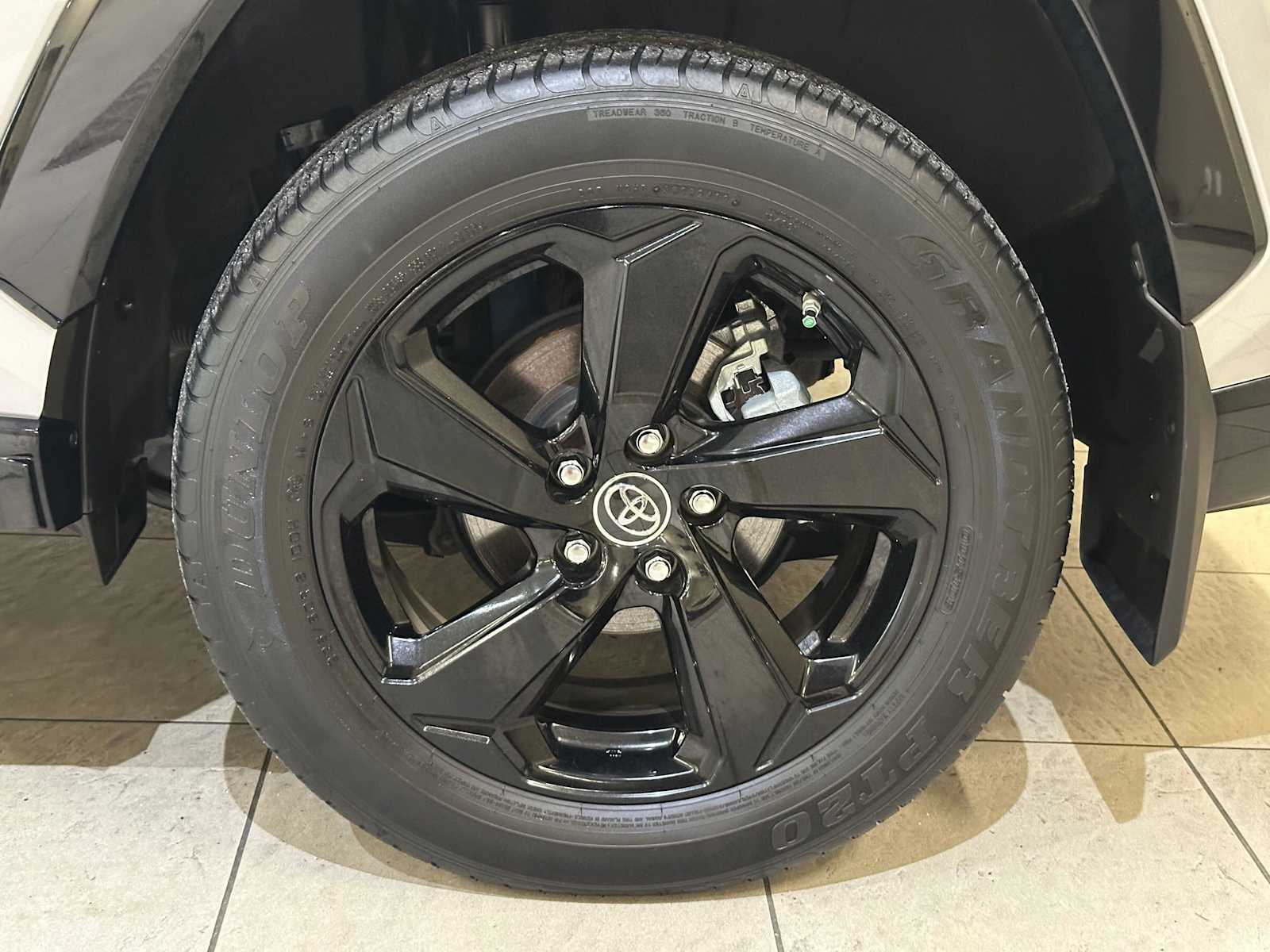 Thumbnail: 2019 Toyota RAV4 - 8