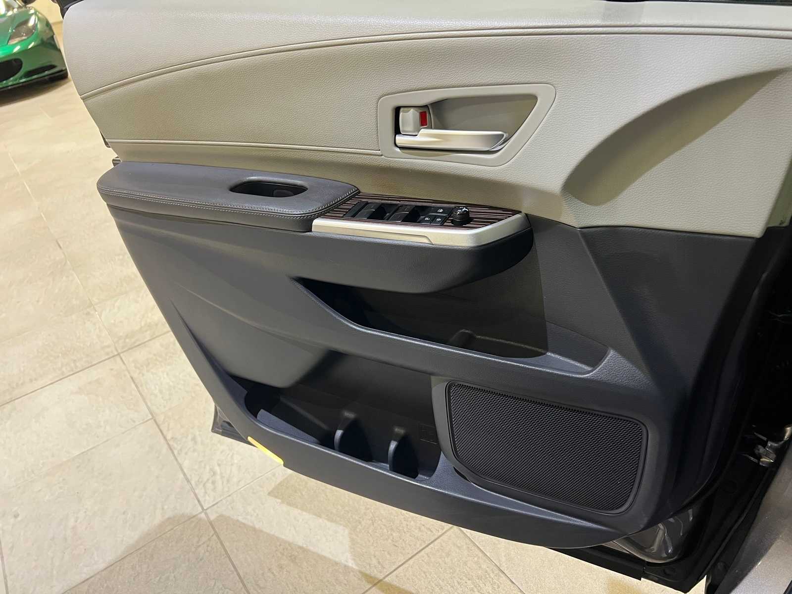 Thumbnail: 2021 Toyota Sienna - 18