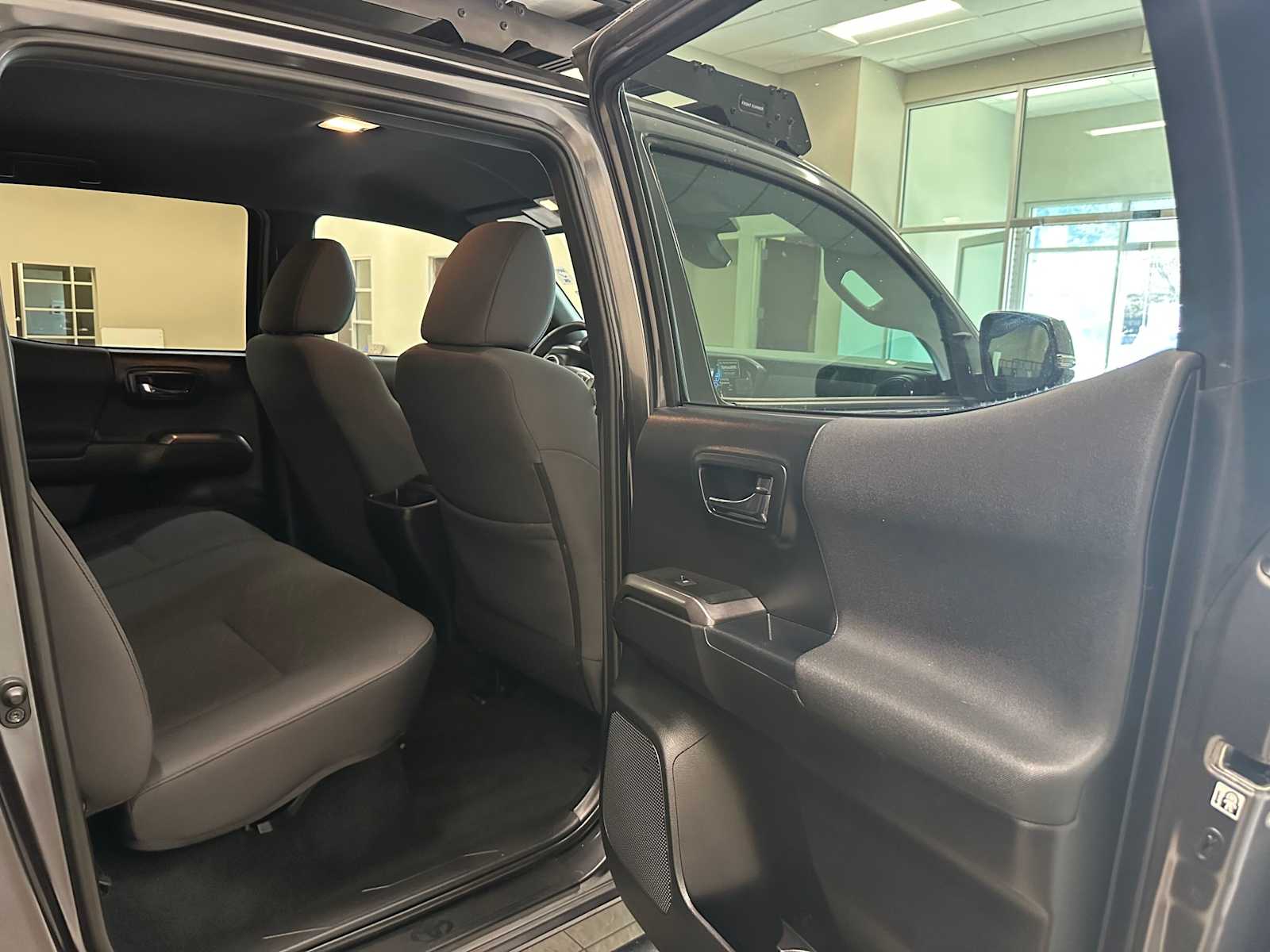 Thumbnail: 2018 Toyota Tacoma - 25