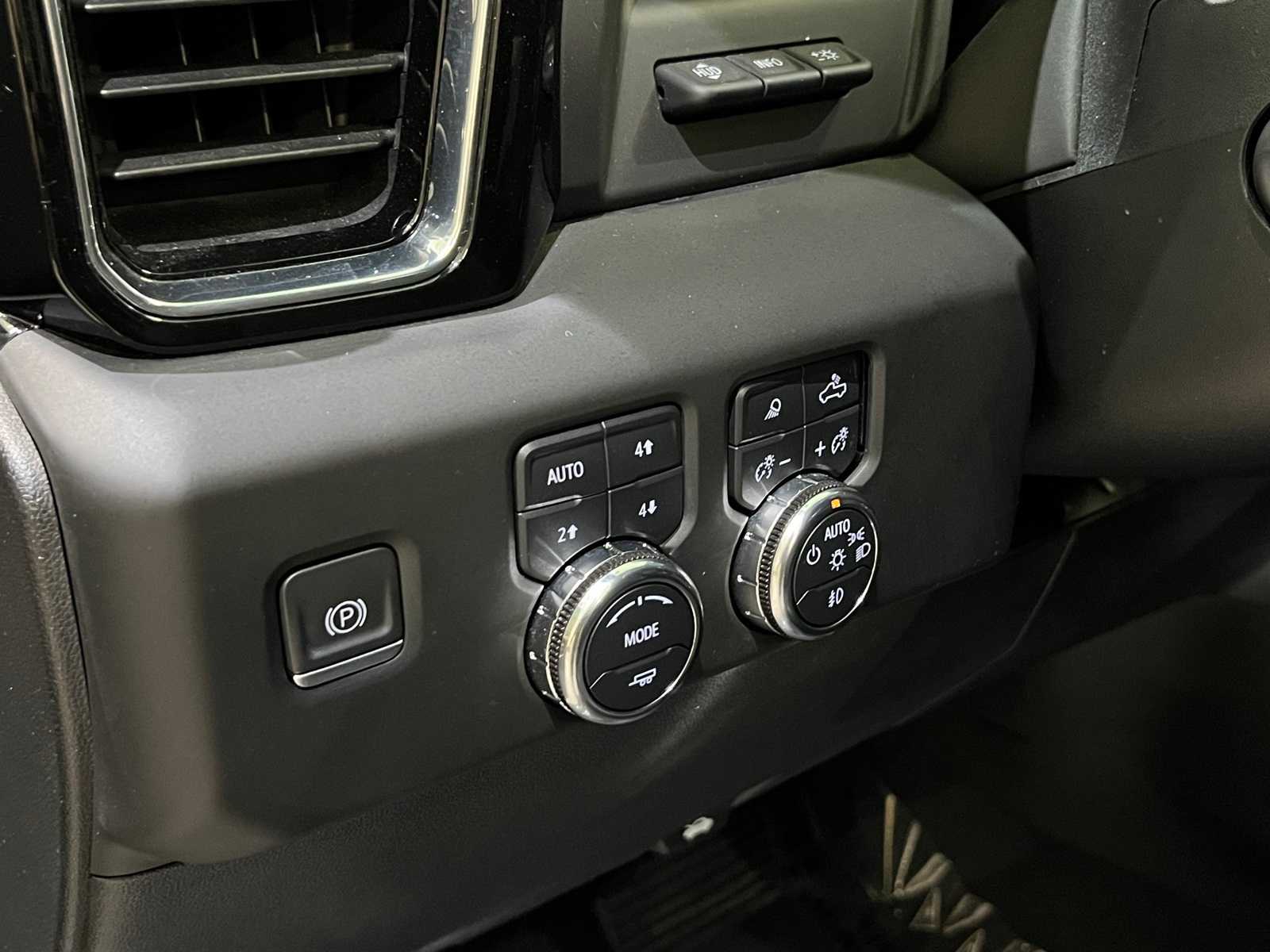 Thumbnail: 2023 GMC Sierra 1500 - 17