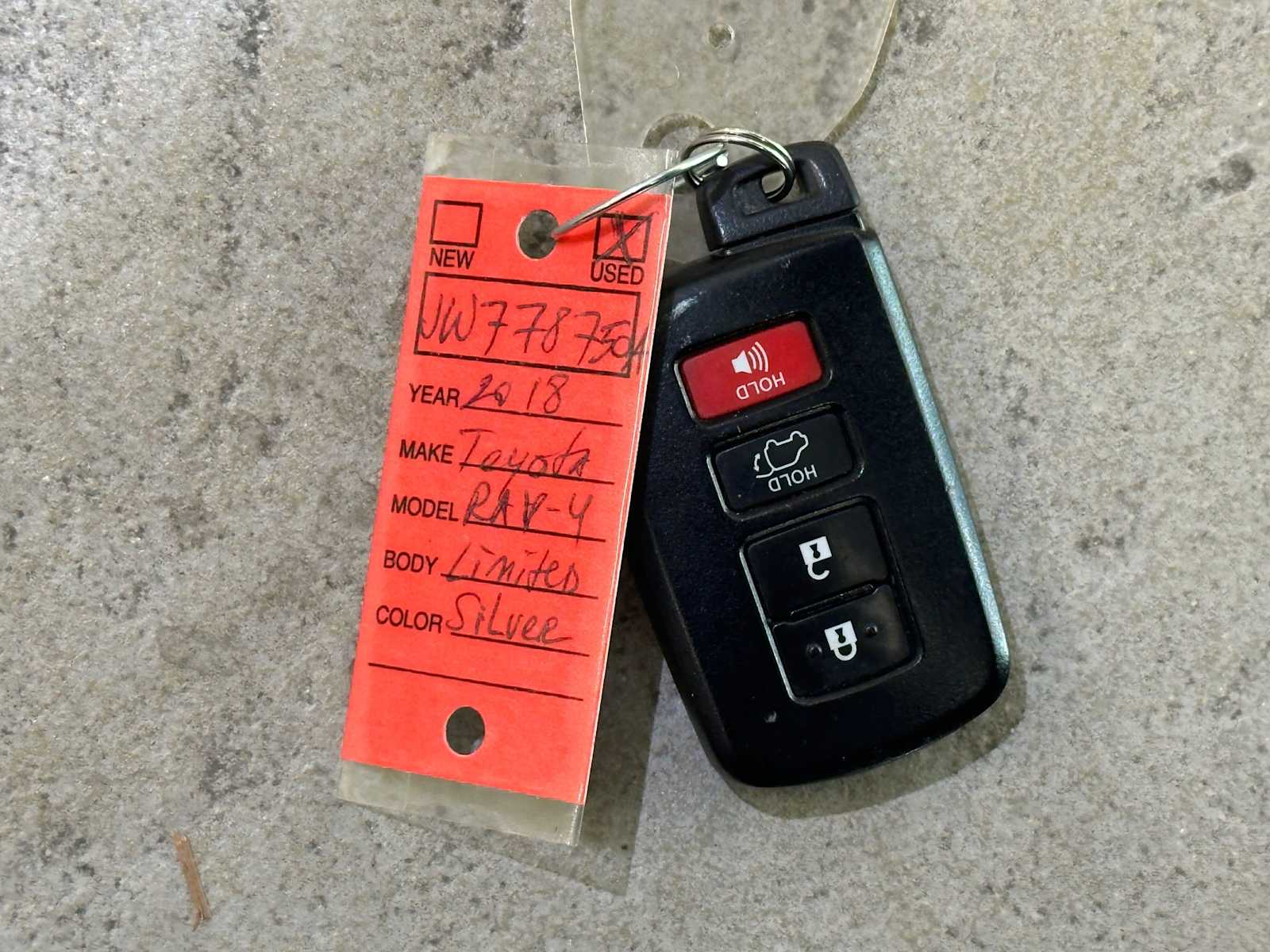 Thumbnail: 2018 Toyota RAV4 - 32