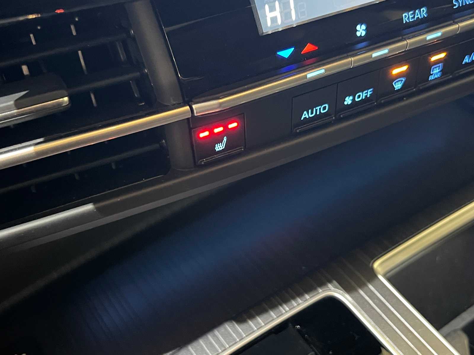 Thumbnail: 2024 Toyota Sienna - 26