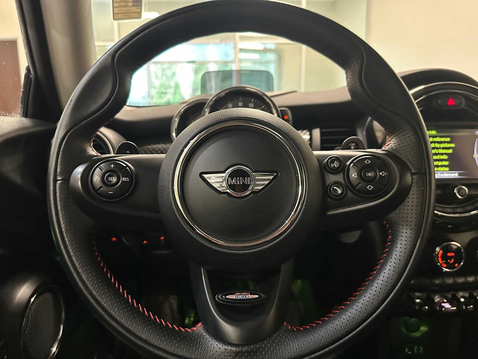 Thumbnail: 2014 MINI Cooper Hardtop - 11