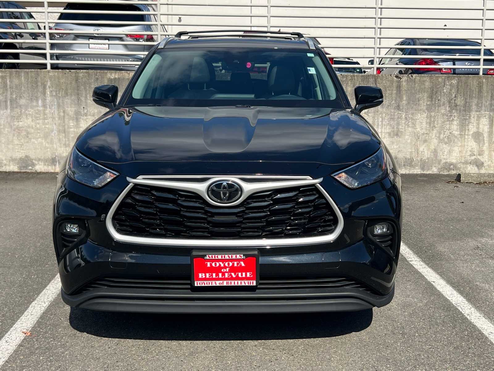 Thumbnail: 2022 Toyota Highlander - 2