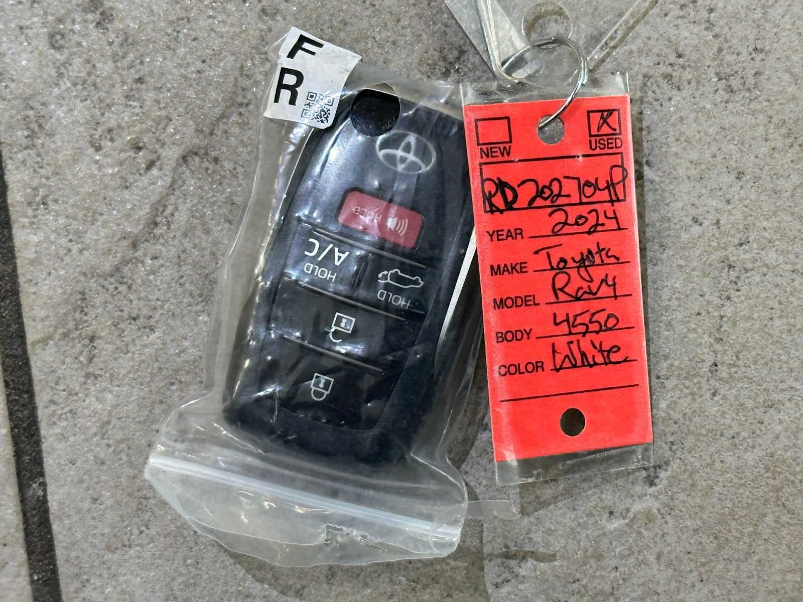 Thumbnail: 2024 Toyota RAV4 - 32