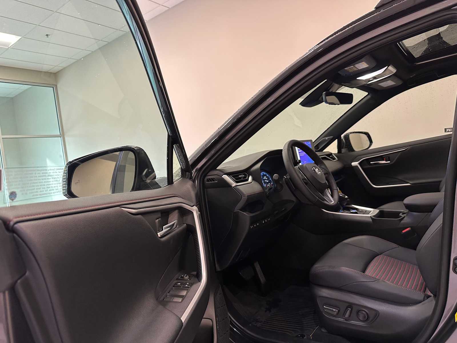 Thumbnail: 2025 Toyota RAV4 - 23