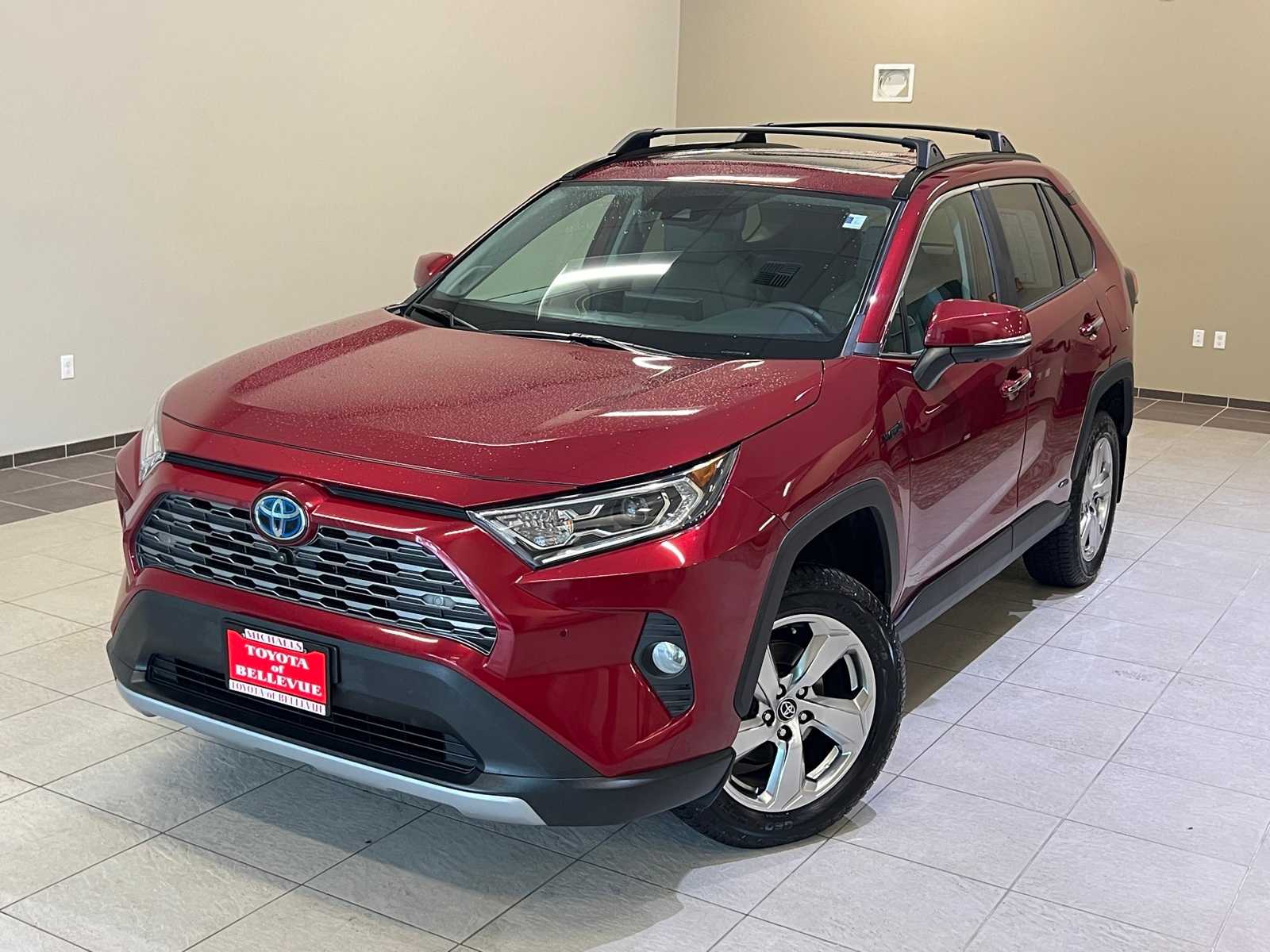 Thumbnail: 2020 Toyota RAV4 - 1