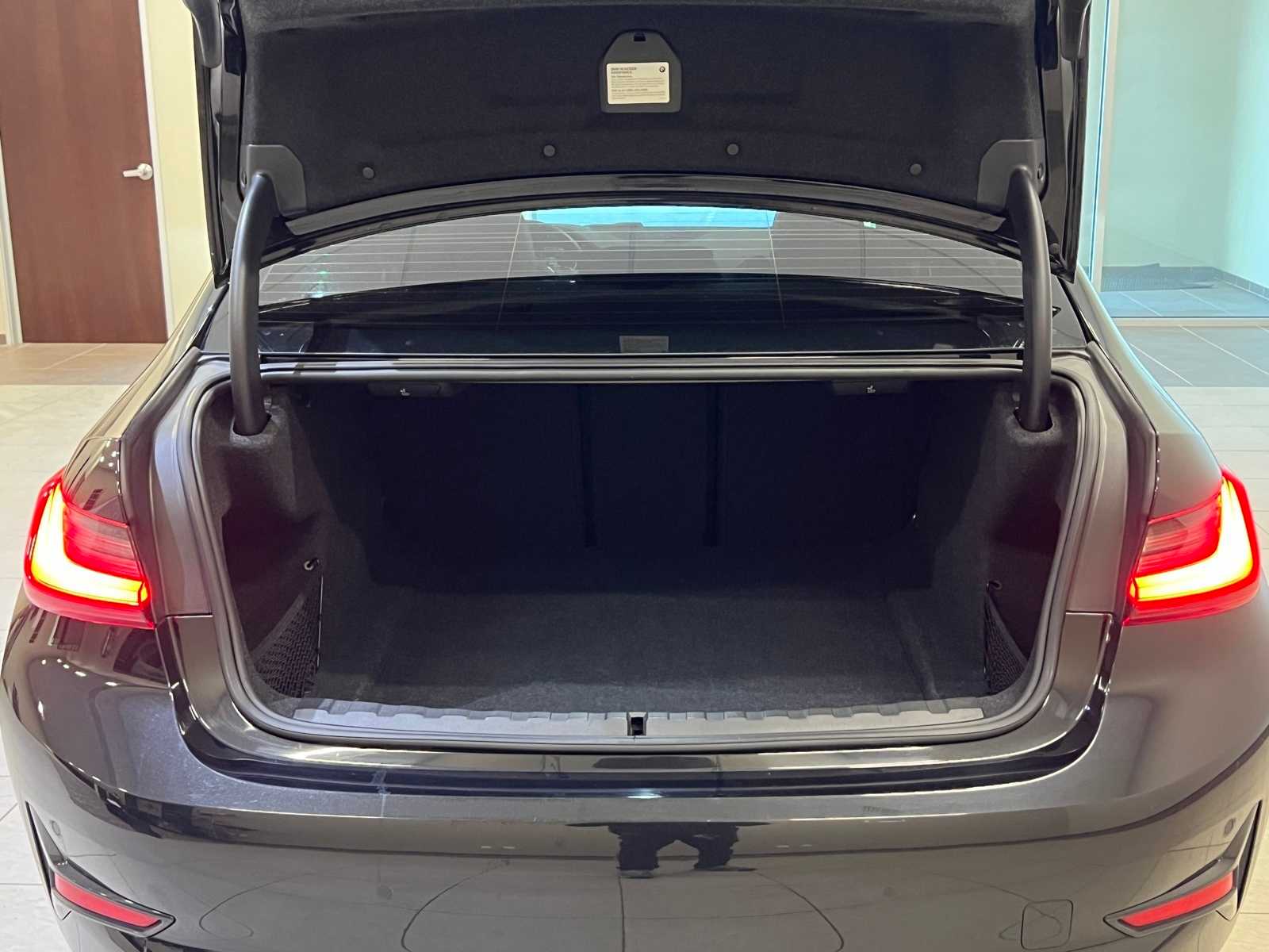 Thumbnail: 2022 BMW 3 Series - 29