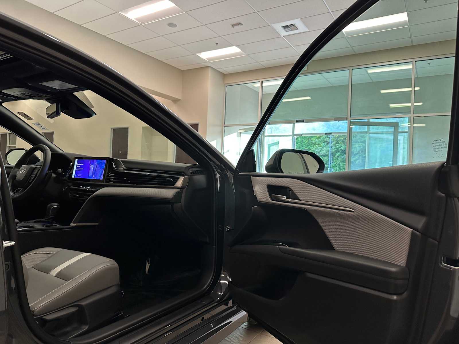 Thumbnail: 2025 Toyota Camry - 30
