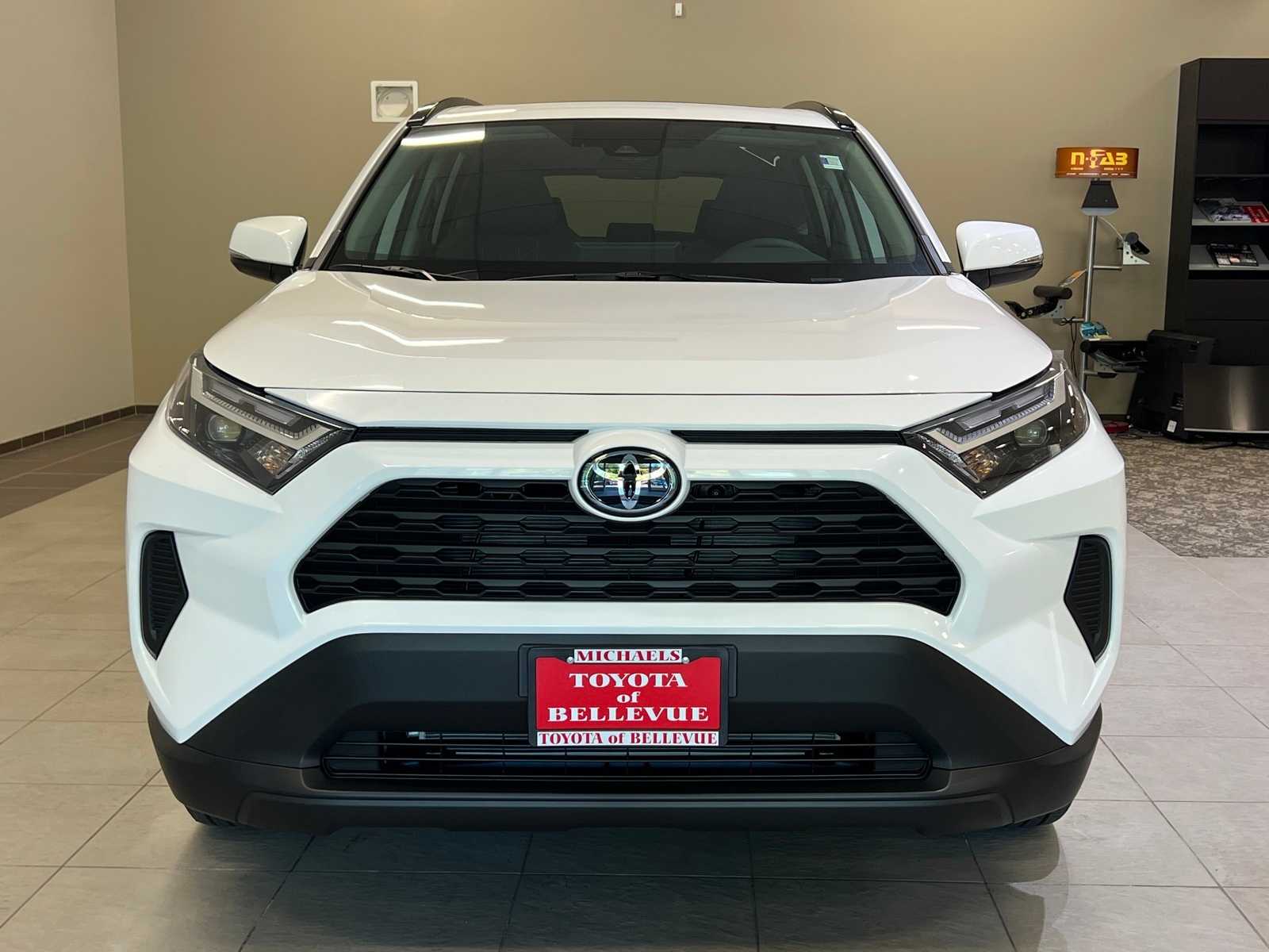 Thumbnail: 2025 Toyota RAV4 - 8