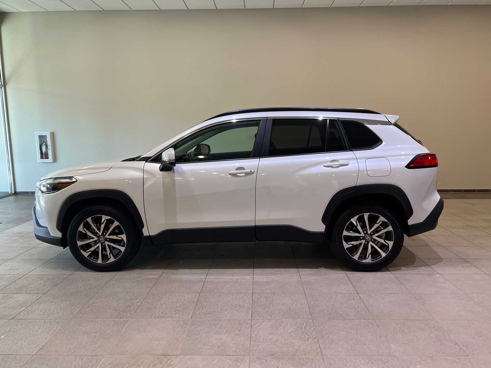 Thumbnail: 2022 Toyota Corolla Cross - 3