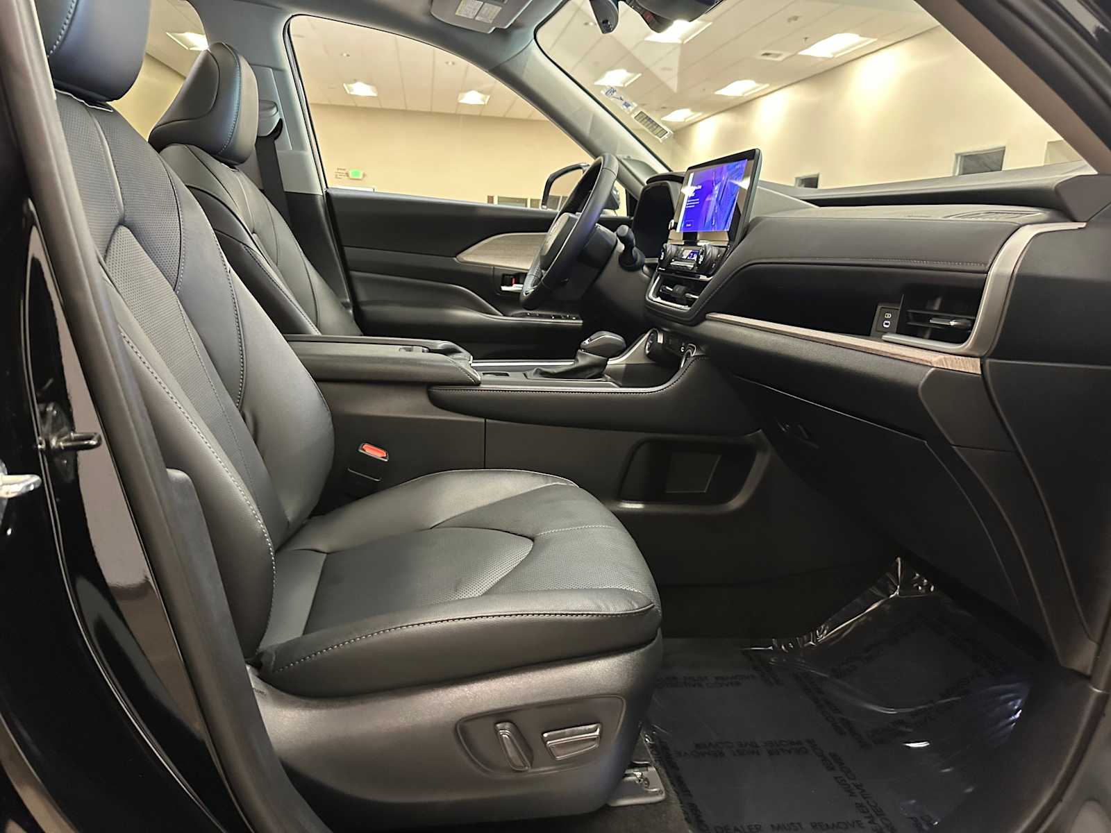 Thumbnail: 2024 Toyota Grand Highlander - 29