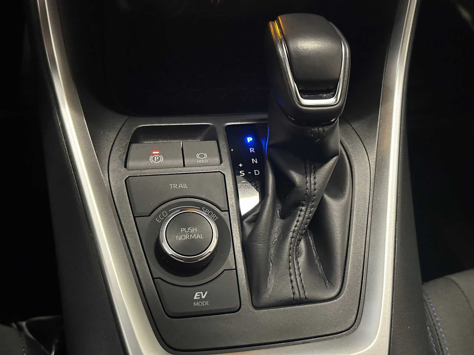 Thumbnail: 2024 Toyota RAV4 - 18