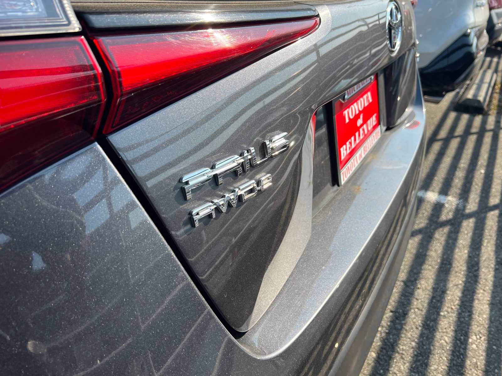 Thumbnail: 2022 Toyota Prius - 9
