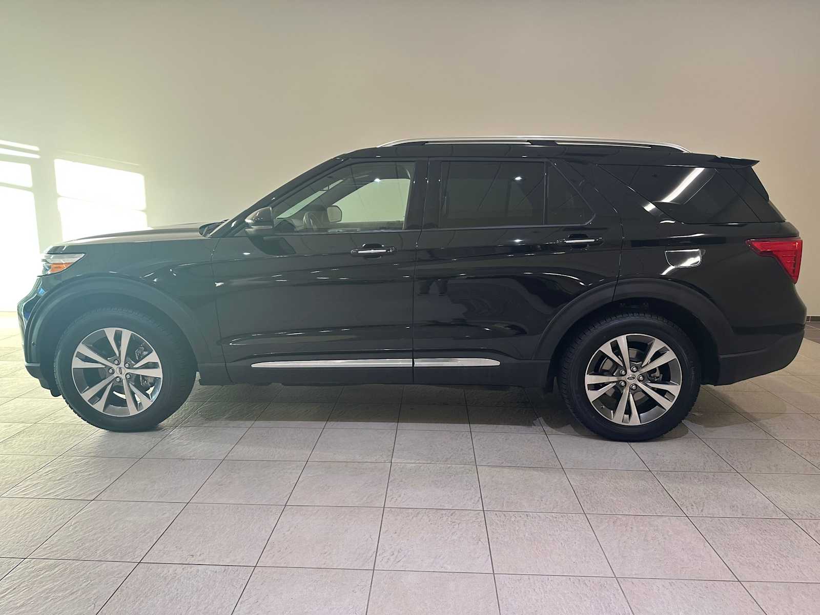 Thumbnail: 2020 Ford Explorer - 3