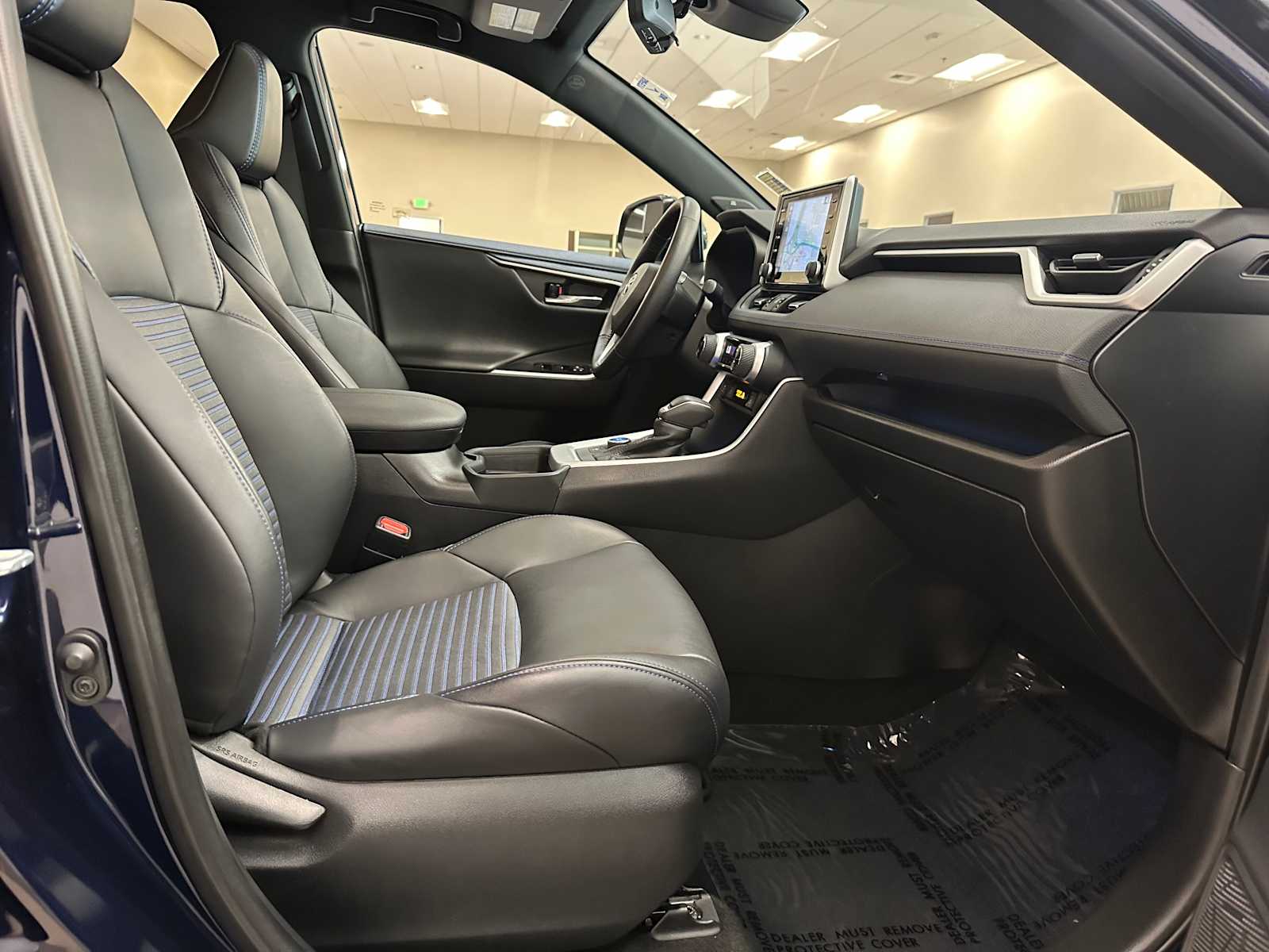 Thumbnail: 2021 Toyota RAV4 - 28