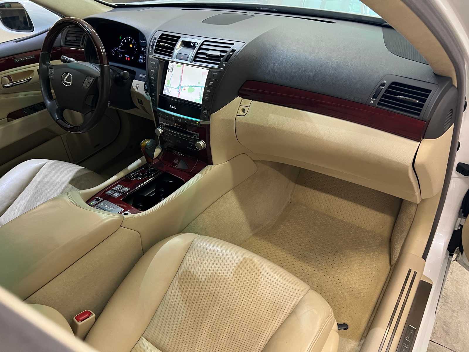 Thumbnail: 2010 Lexus LS - 15