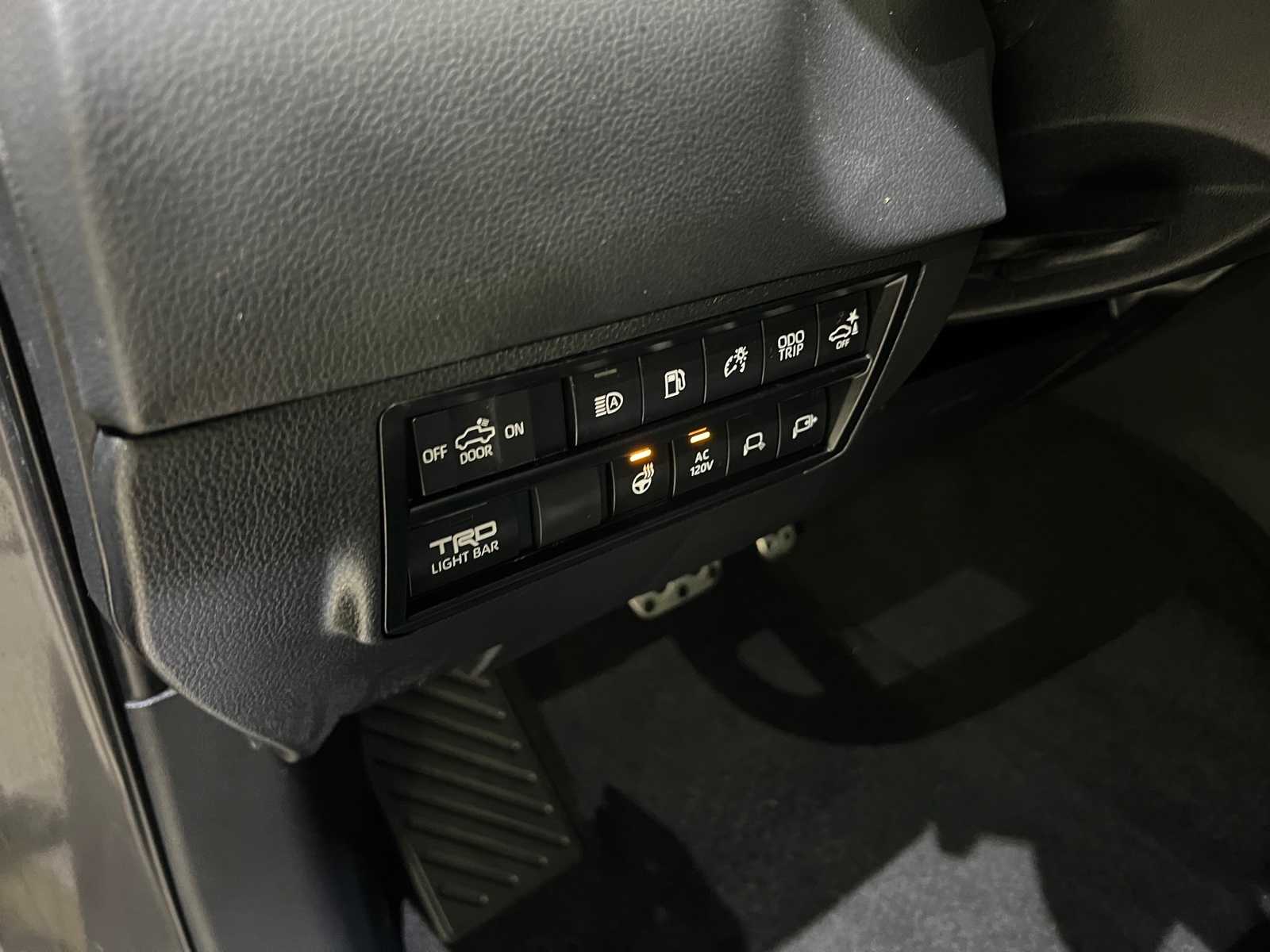 Thumbnail: 2023 Toyota Tundra - 16