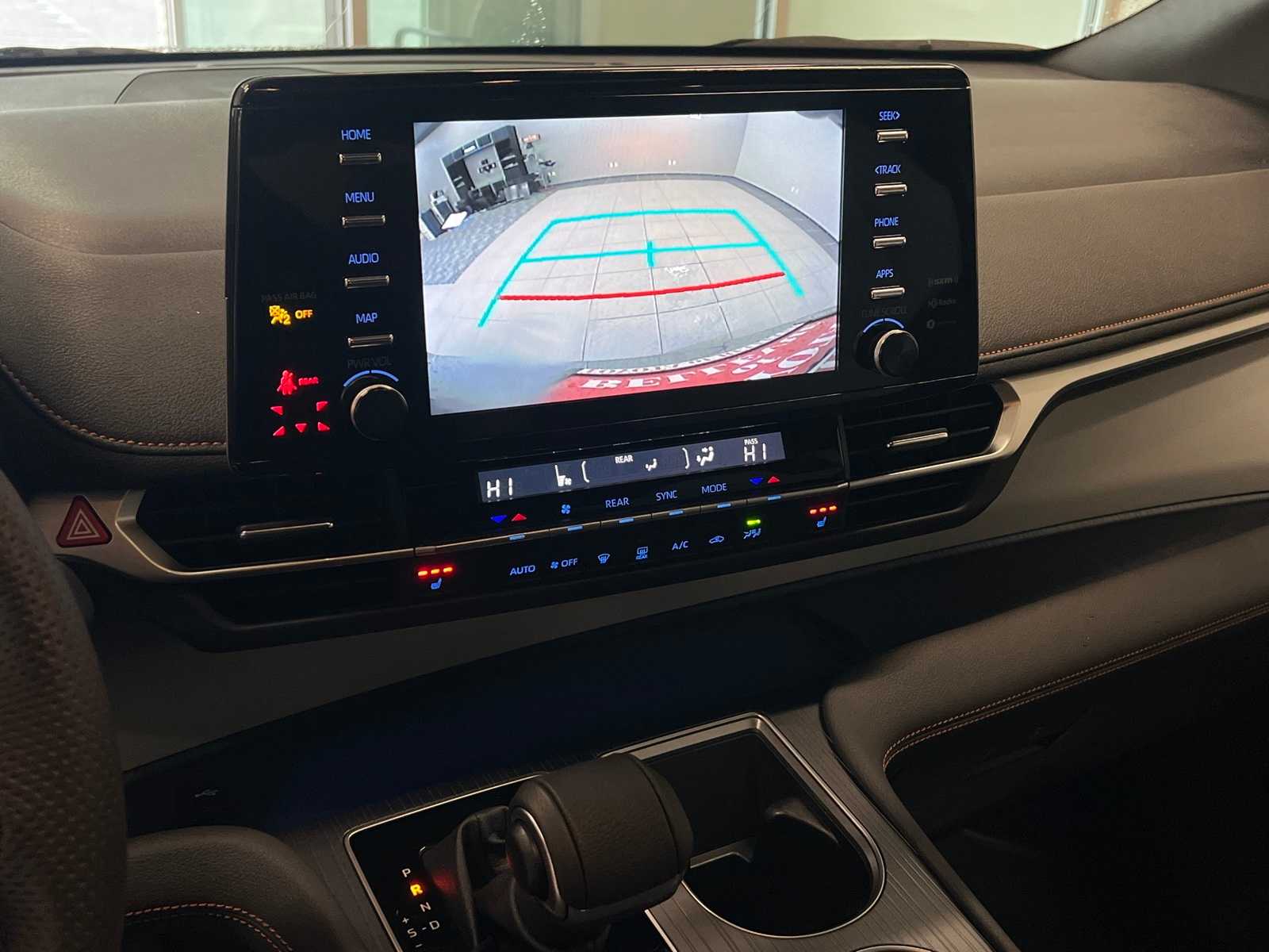 Thumbnail: 2024 Toyota Sienna - 23