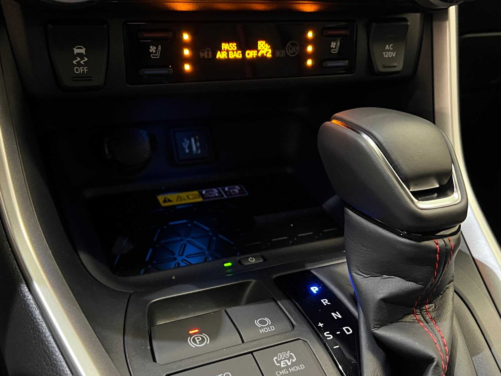 Thumbnail: 2025 Toyota RAV4 - 25