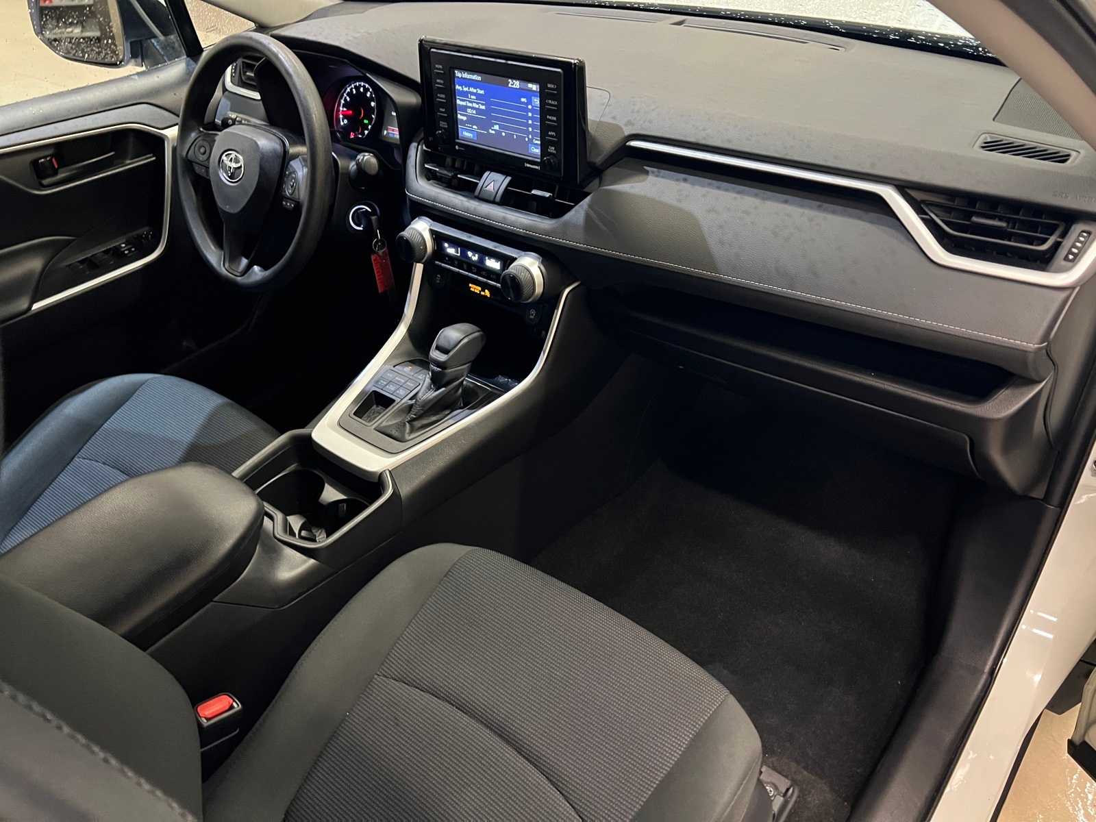 Thumbnail: 2021 Toyota RAV4 - 15