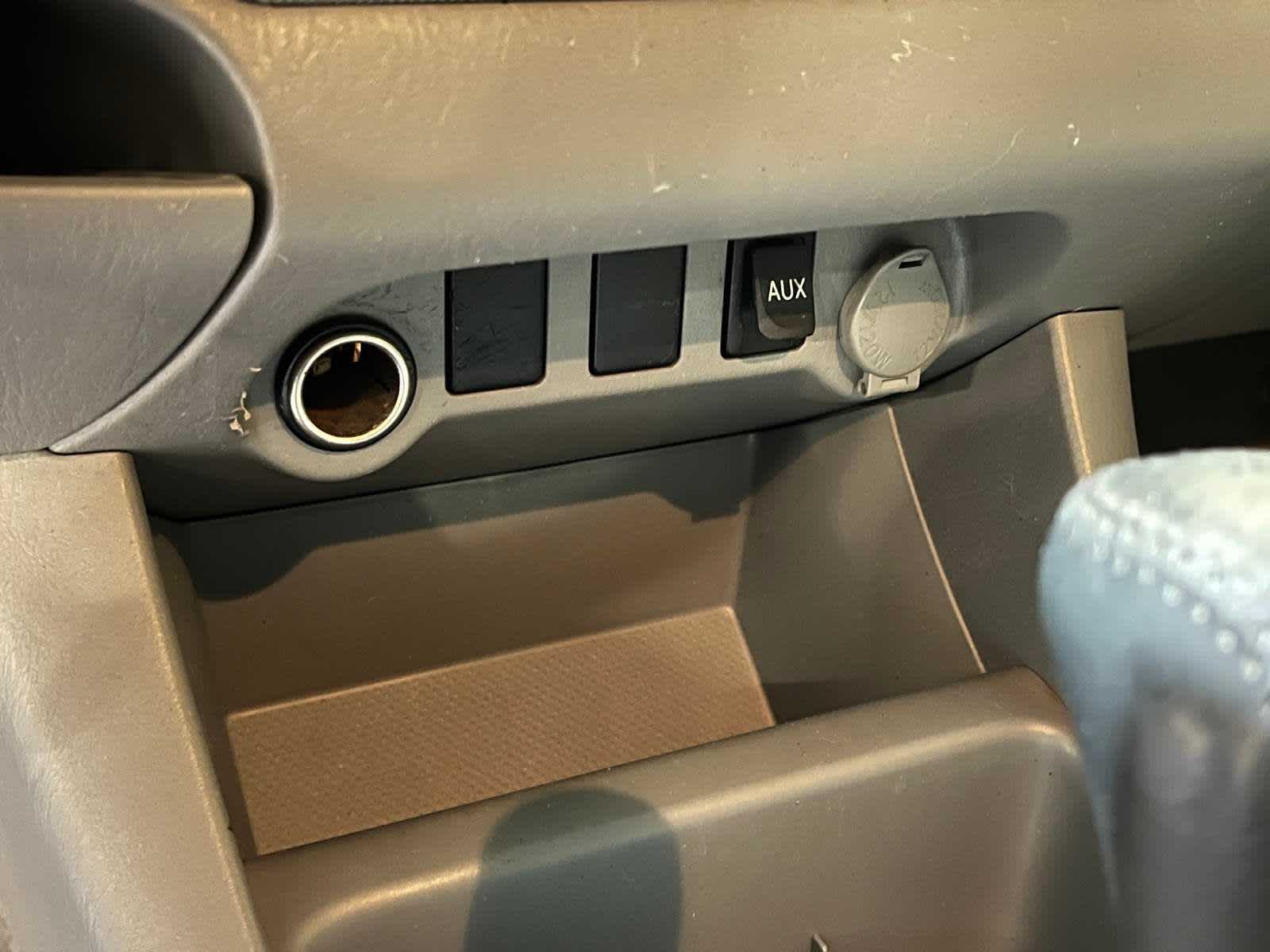 Thumbnail: 2010 Toyota Tacoma - 25