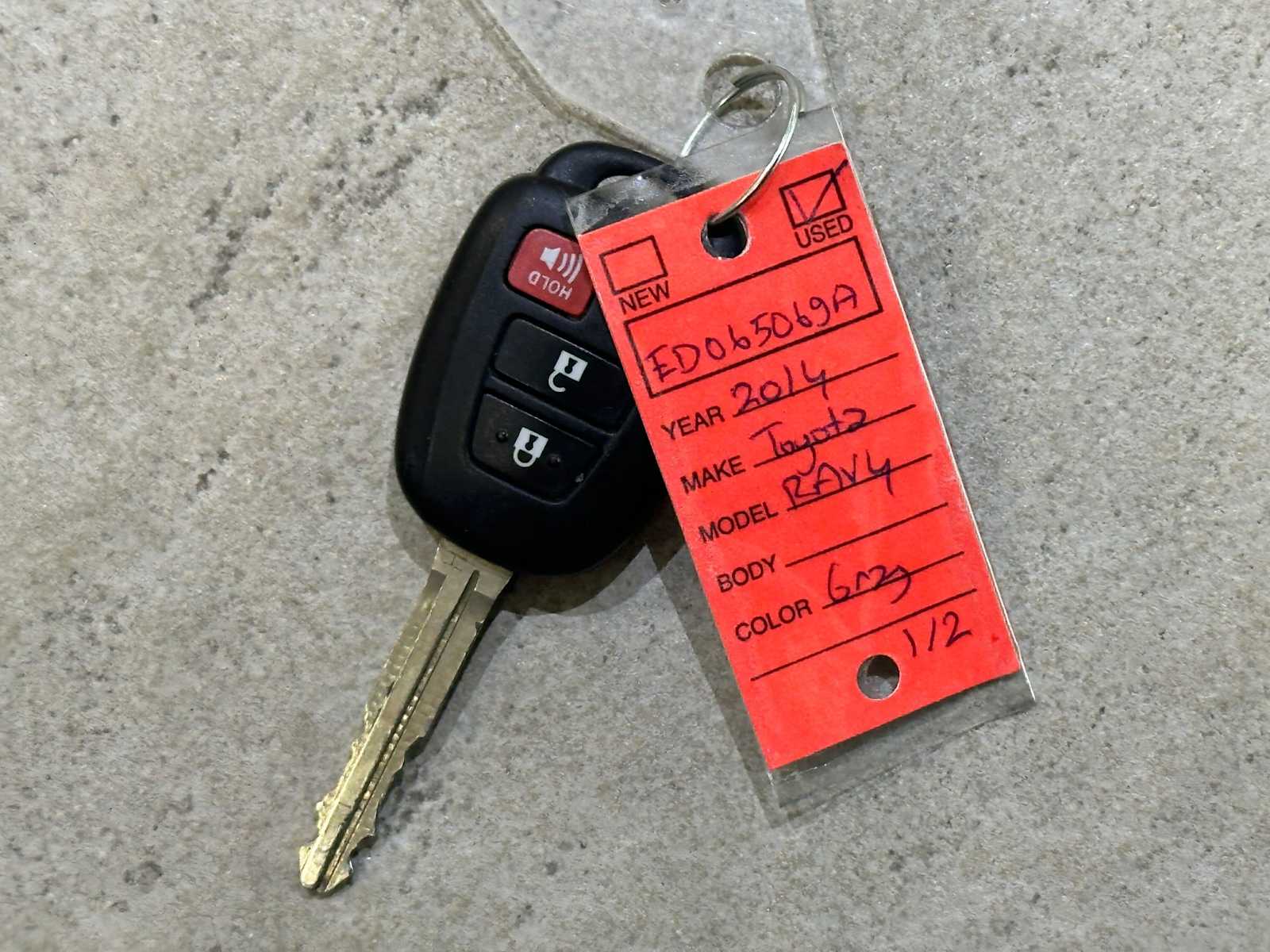 Thumbnail: 2014 Toyota RAV4 - 31