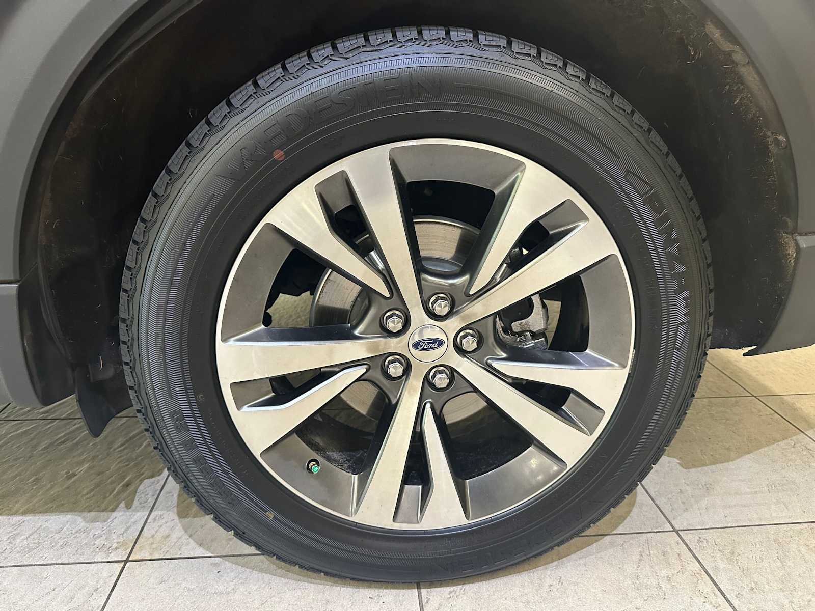 Thumbnail: 2020 Ford Explorer - 8