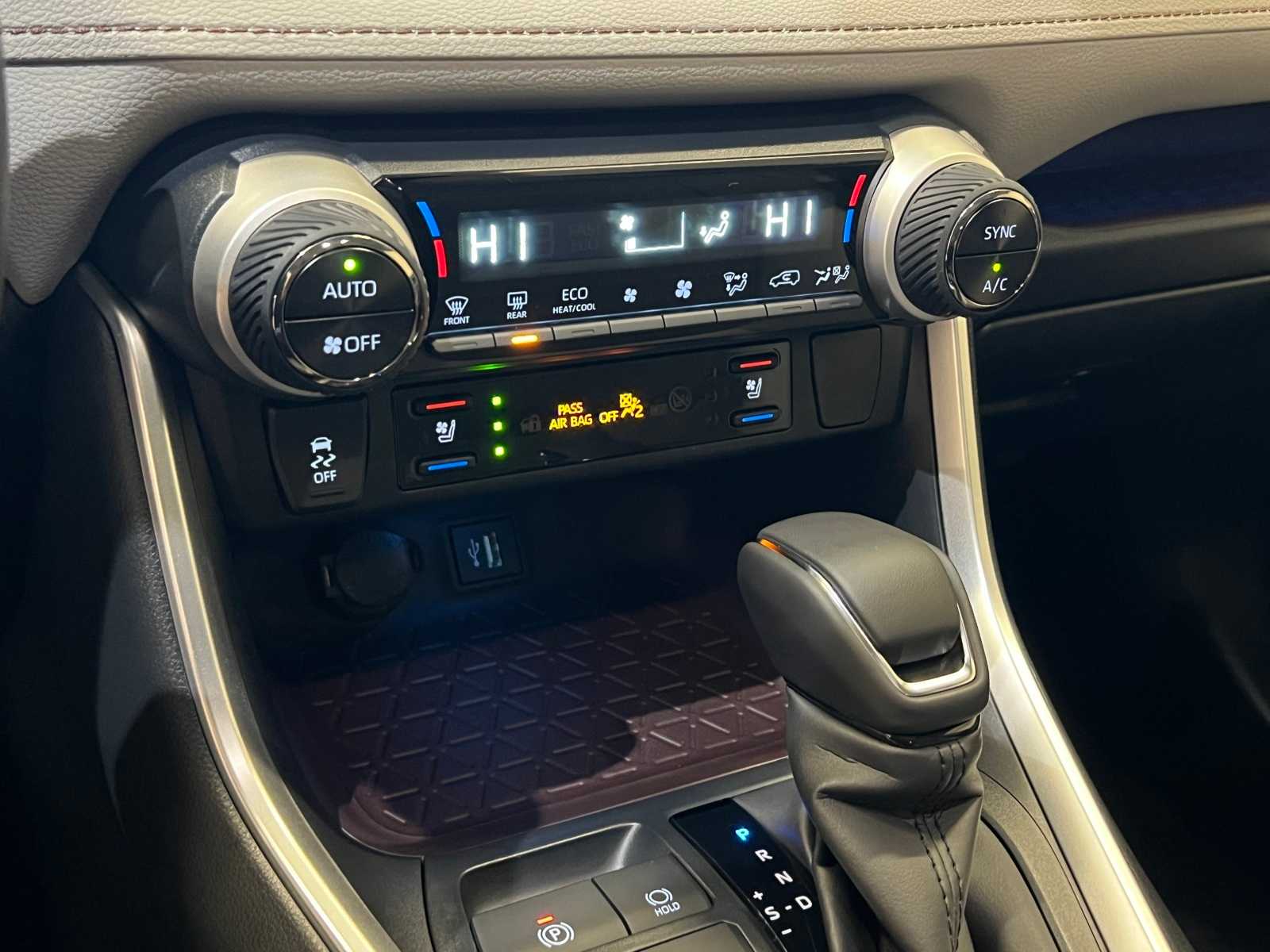 Thumbnail: 2025 Toyota RAV4 - 24