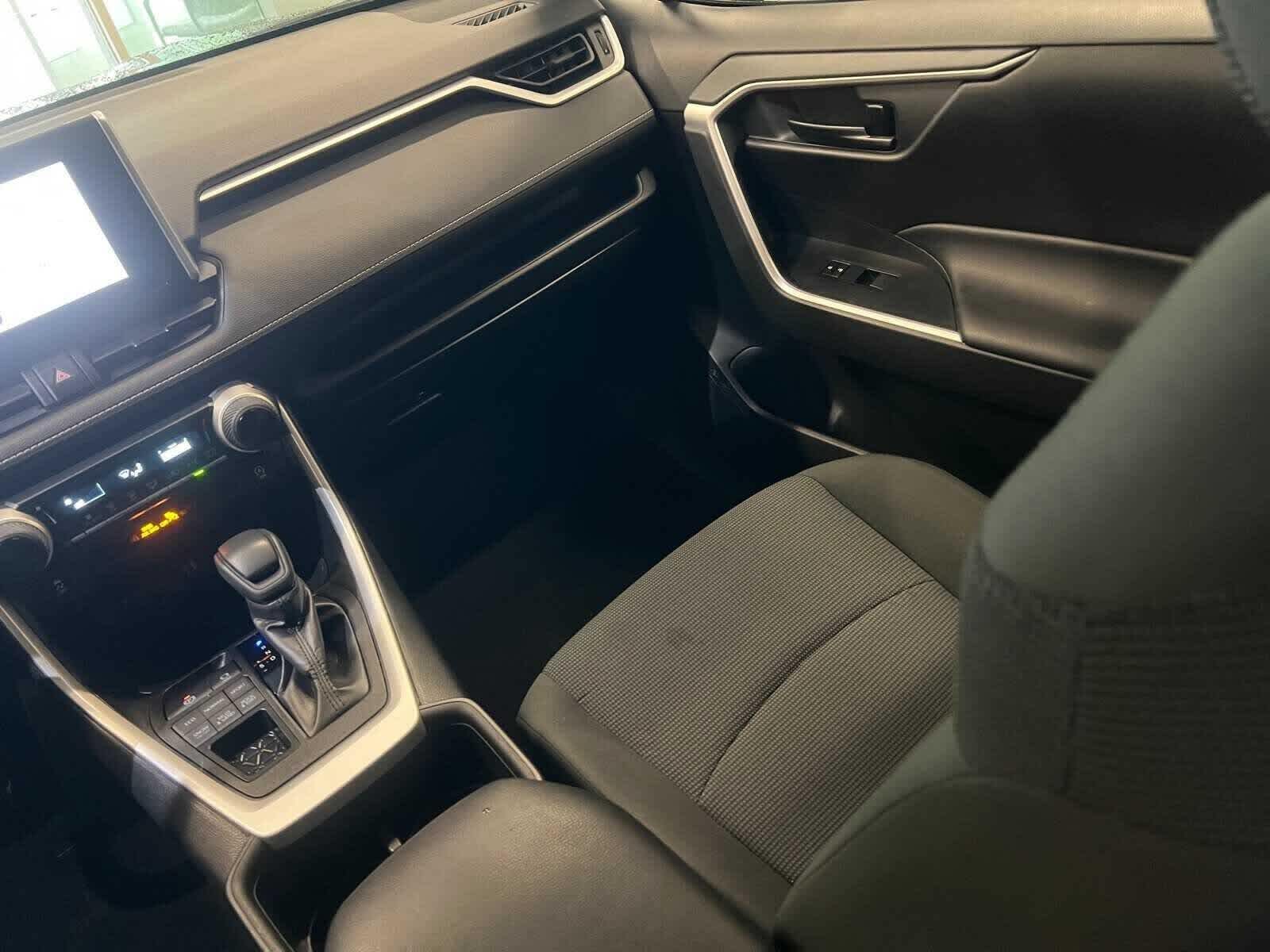 Thumbnail: 2023 Toyota RAV4 - 11