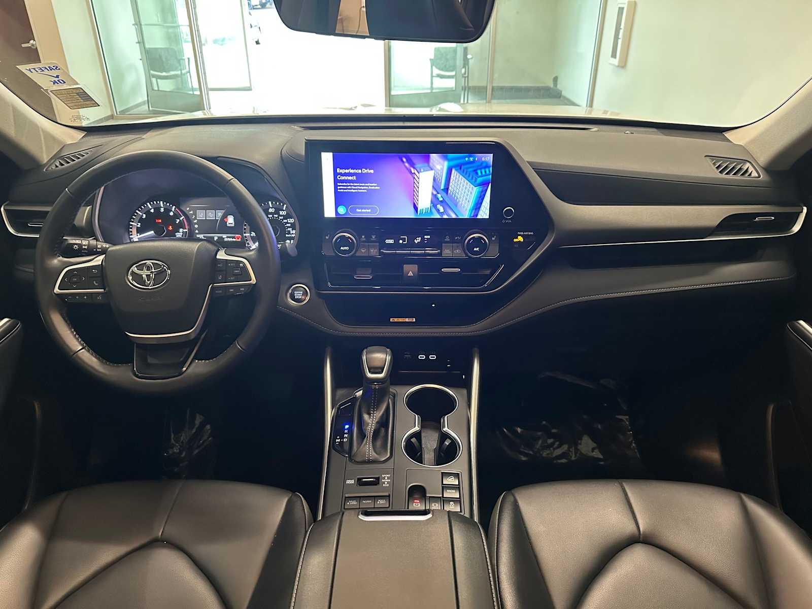 Thumbnail: 2024 Toyota Highlander - 10