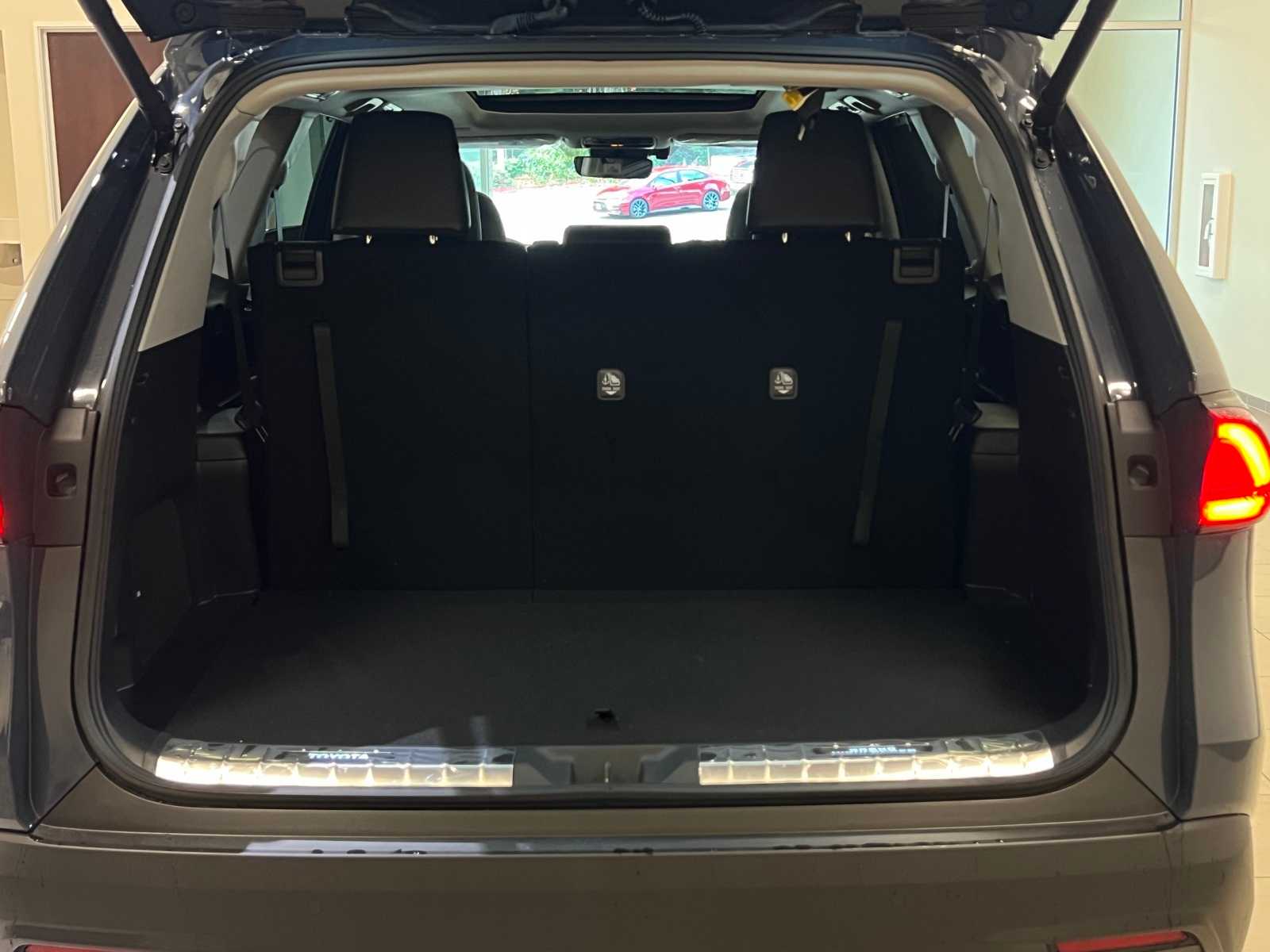 Thumbnail: 2025 Toyota Grand Highlander - 30